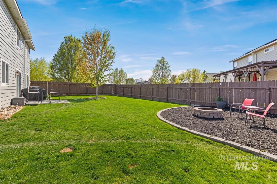 915 ione ave, Middleton, Idaho 83644, 4 Bedrooms, 2.5 Bathrooms, Residential For Sale, Price $439,000, 98945223
