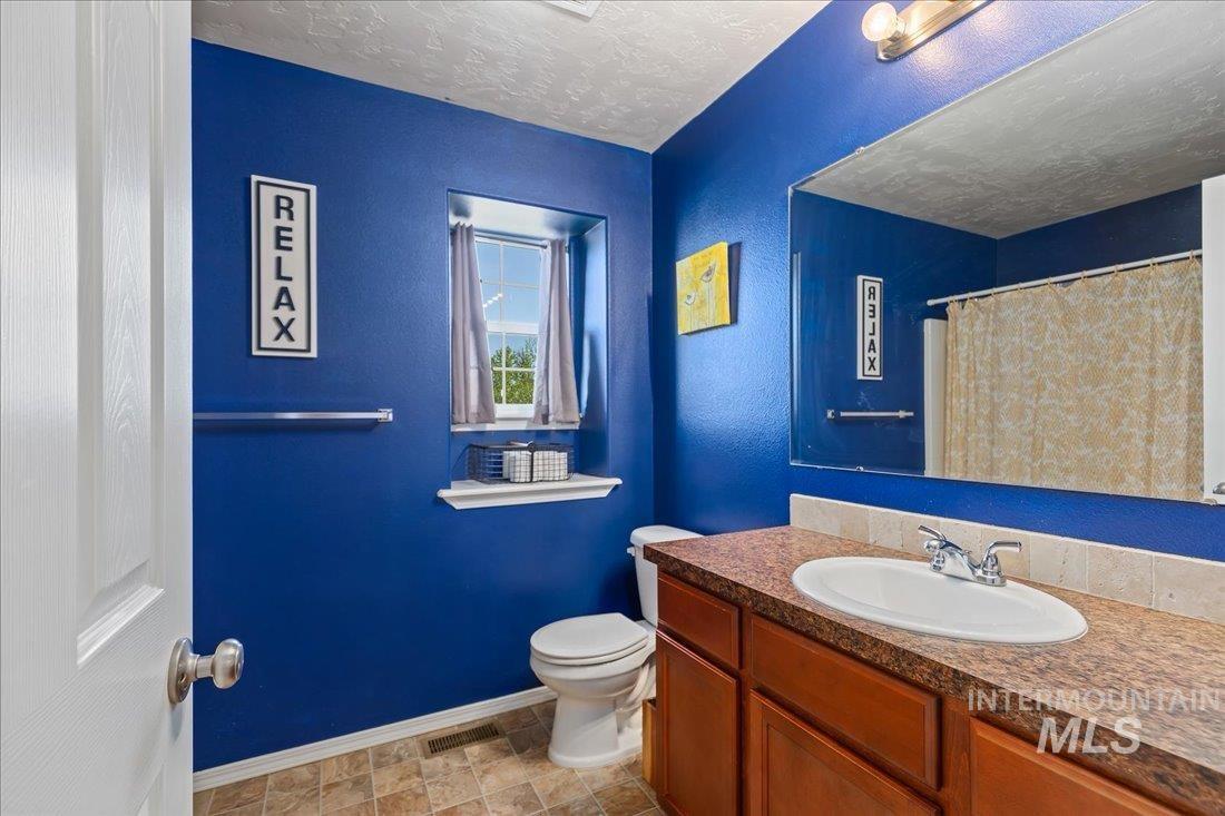 915 ione ave, Middleton, Idaho 83644, 4 Bedrooms, 2.5 Bathrooms, Residential For Sale, Price $439,000, 98945223