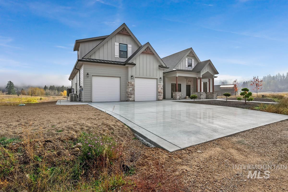 42 Singing Springs Way, Garden Valley, Idaho 83622, 3 Bedrooms, 3 Bathrooms, Residential For Sale, Price $1,048,000, 98945229