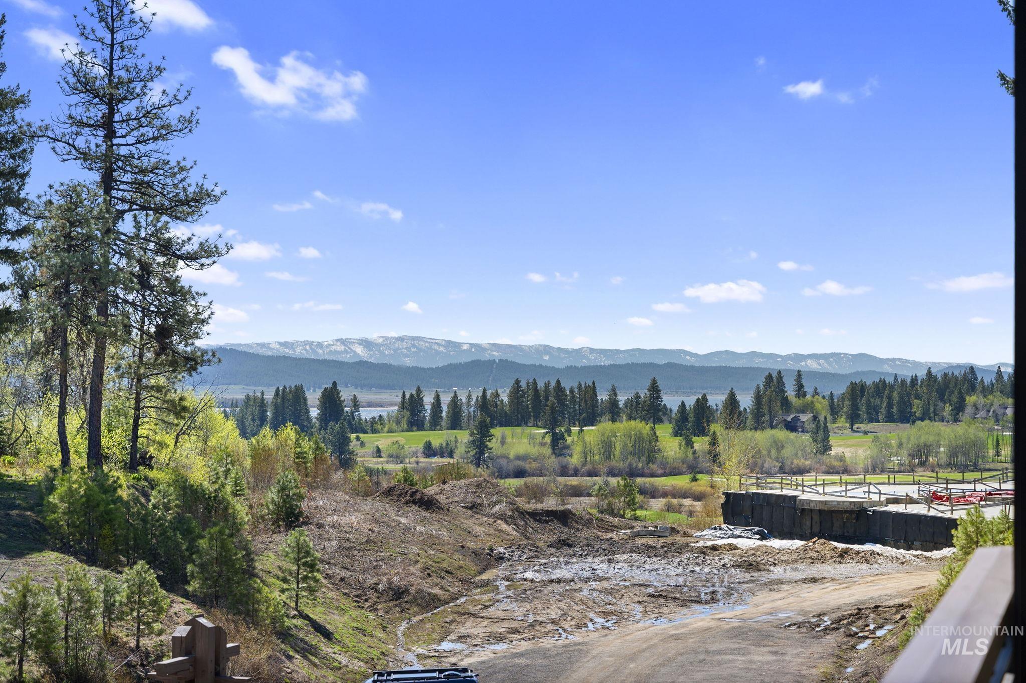 780 Village Drive, Donnelly, Idaho 83615, 1 Bedroom, 1 Bathroom, Residential For Sale, Price $599,000, 98945241