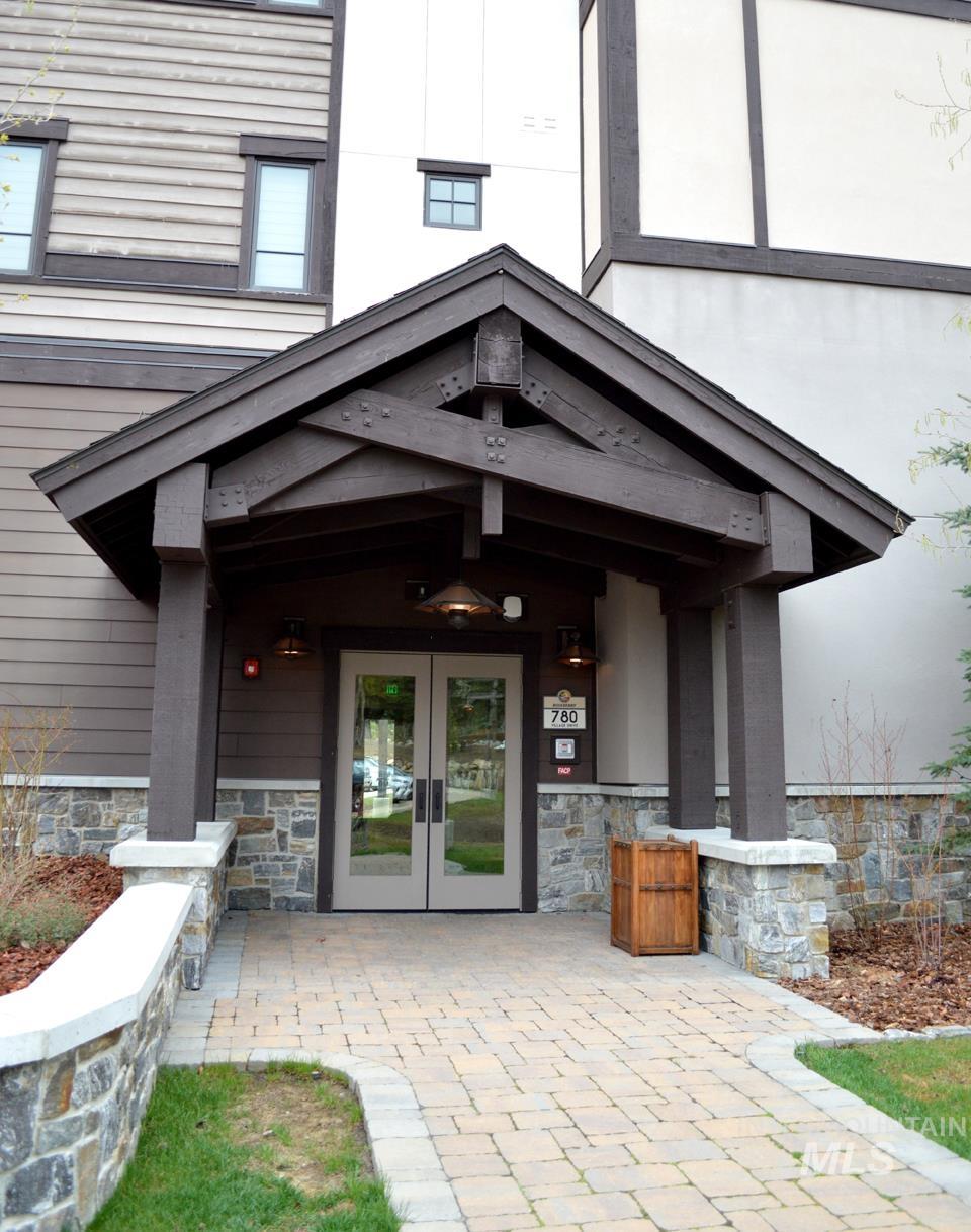 780 Village Drive, Donnelly, Idaho 83615, 1 Bedroom, 1 Bathroom, Residential For Sale, Price $599,000, 98945241