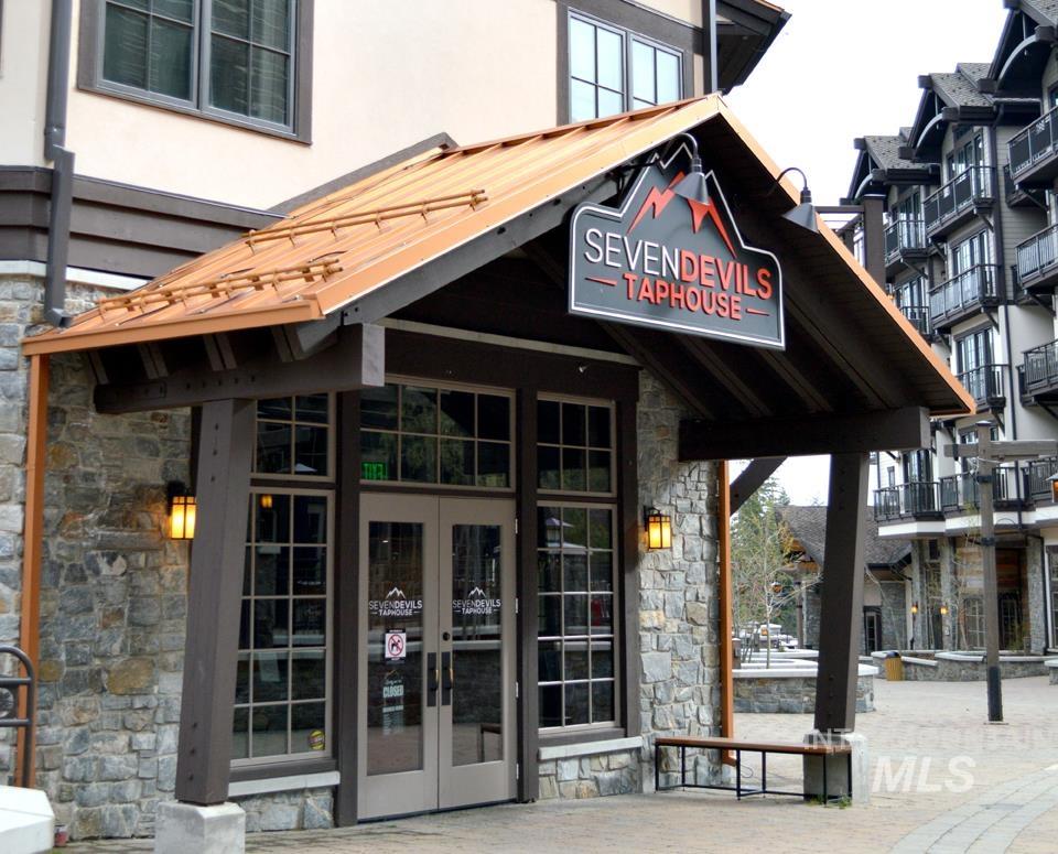 780 Village Drive, Donnelly, Idaho 83615, 1 Bedroom, 1 Bathroom, Residential For Sale, Price $599,000, 98945241