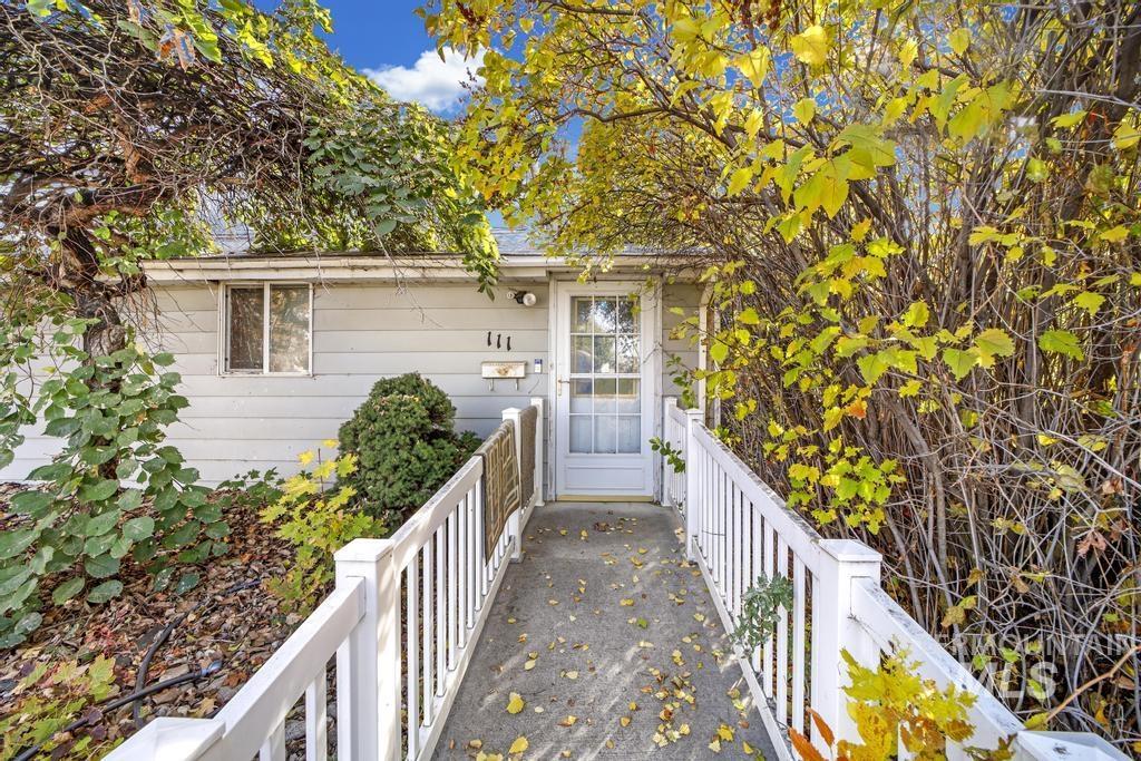 111 2nd St, Rupert, Idaho 83350, 1 Bedroom, 1 Bathroom, Residential Income For Sale, Price $279,000, 98945246
