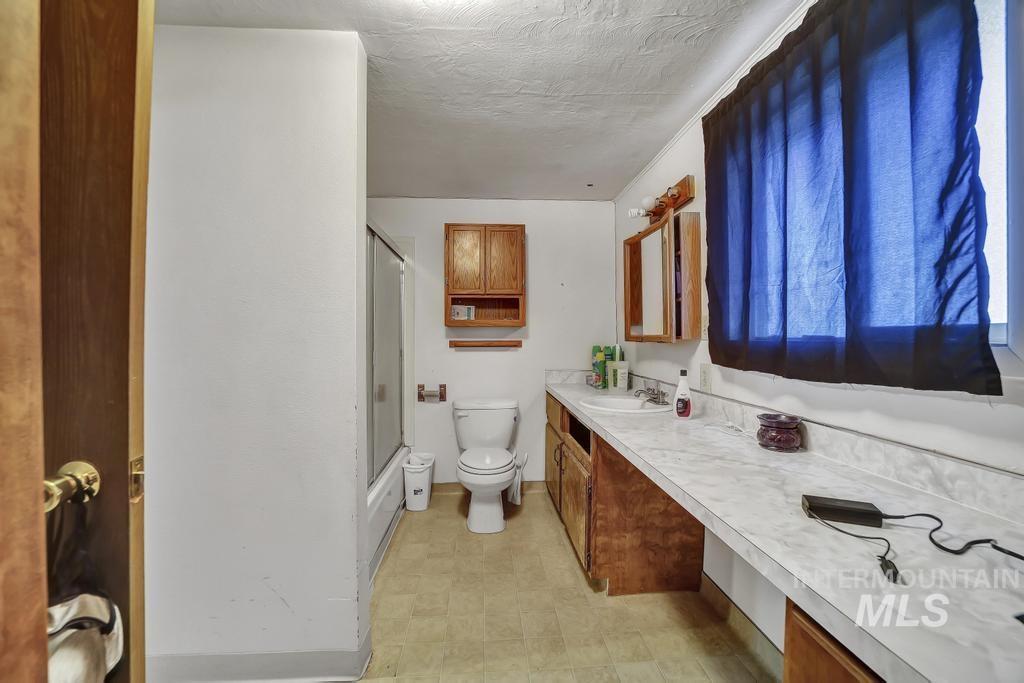 111 2nd St, Rupert, Idaho 83350, 1 Bedroom, 1 Bathroom, Residential Income For Sale, Price $279,000, 98945246