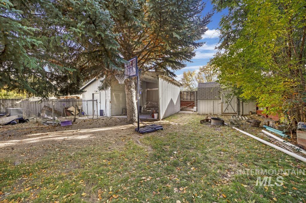 111 2nd St, Rupert, Idaho 83350, 1 Bedroom, 1 Bathroom, Residential Income For Sale, Price $279,000, 98945246