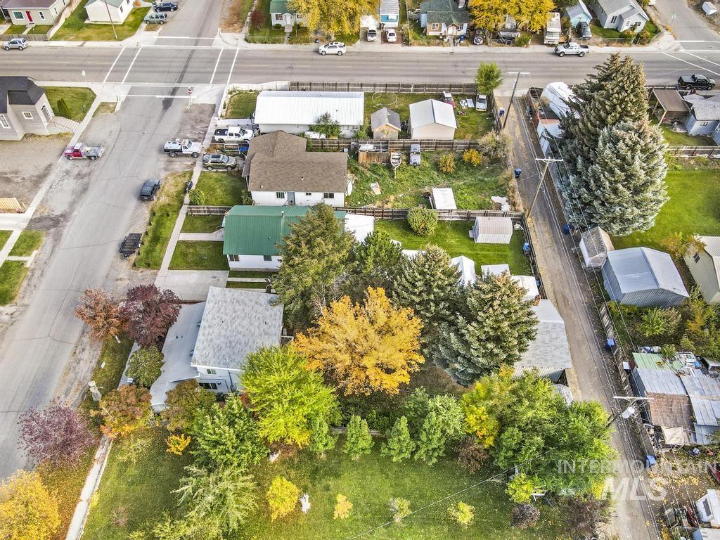 111 2nd St, Rupert, Idaho 83350, 1 Bedroom, 1 Bathroom, Residential Income For Sale, Price $279,000, 98945246