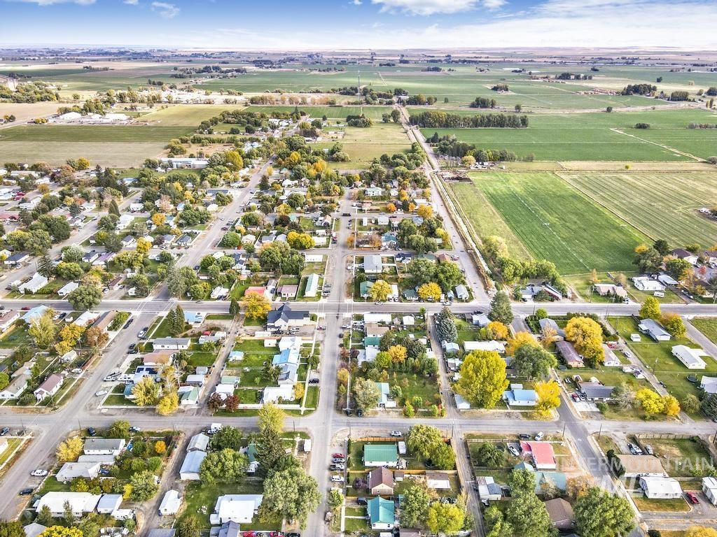 111 2nd St, Rupert, Idaho 83350, 1 Bedroom, 1 Bathroom, Residential Income For Sale, Price $279,000, 98945246