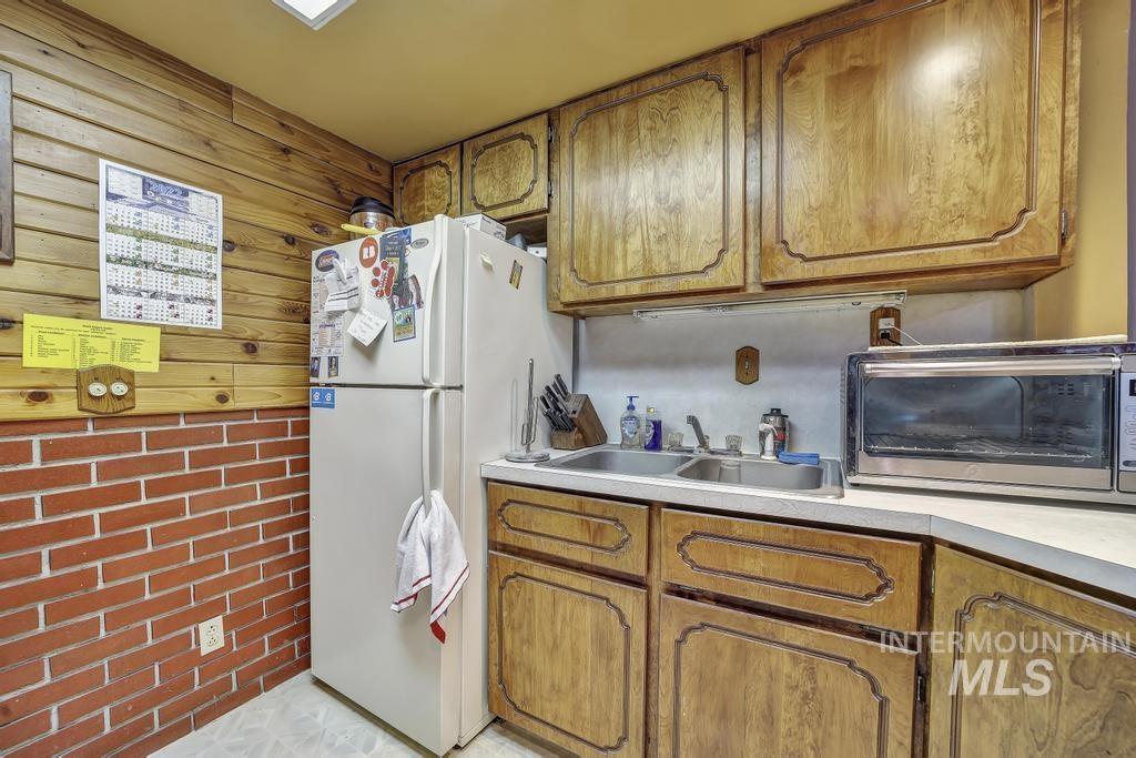 111 2nd St, Rupert, Idaho 83350, 1 Bedroom, 1 Bathroom, Residential Income For Sale, Price $279,000, 98945246