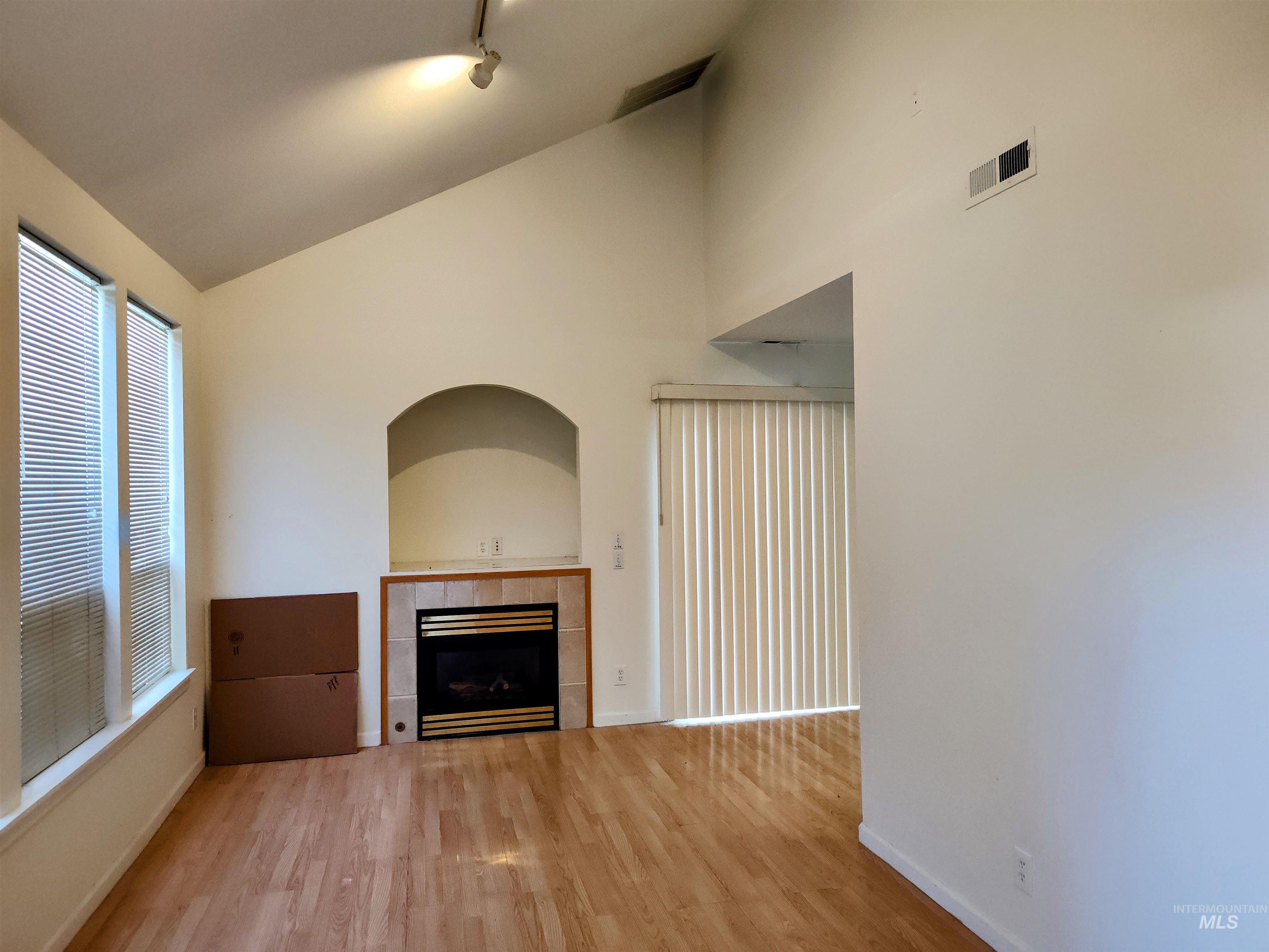 571-579 W Idaho Ave, Meridian, Idaho 83642, 2 Bedrooms, 2 Bathrooms, Residential Income For Rent, Price $990,000, 98945433