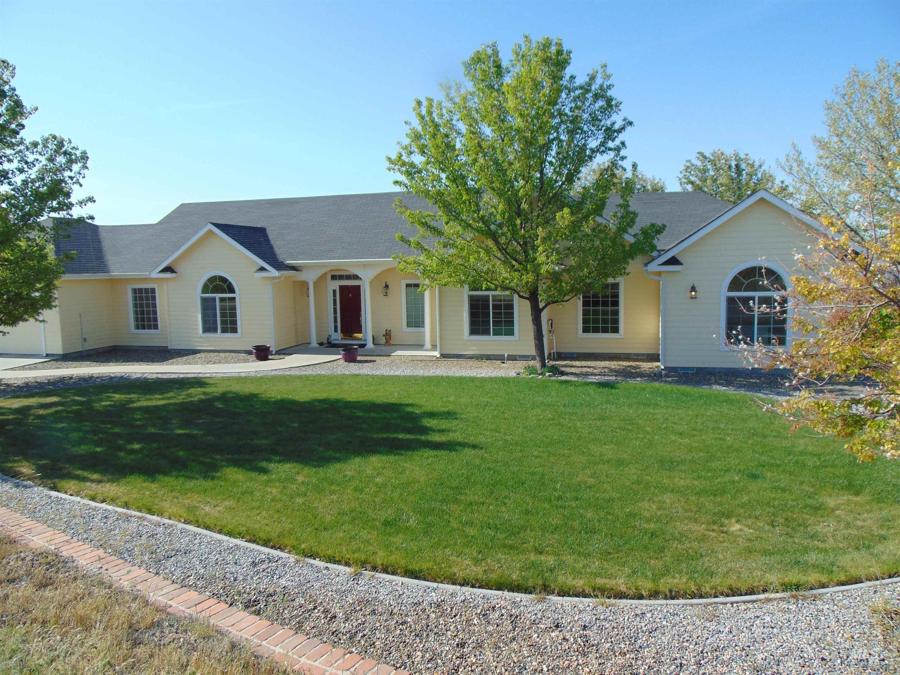 927 Haul Rd., Vale, Oregon 97918, 3 Bedrooms, 3 Bathrooms, Residential For Sale, Price $699,000, 98945540