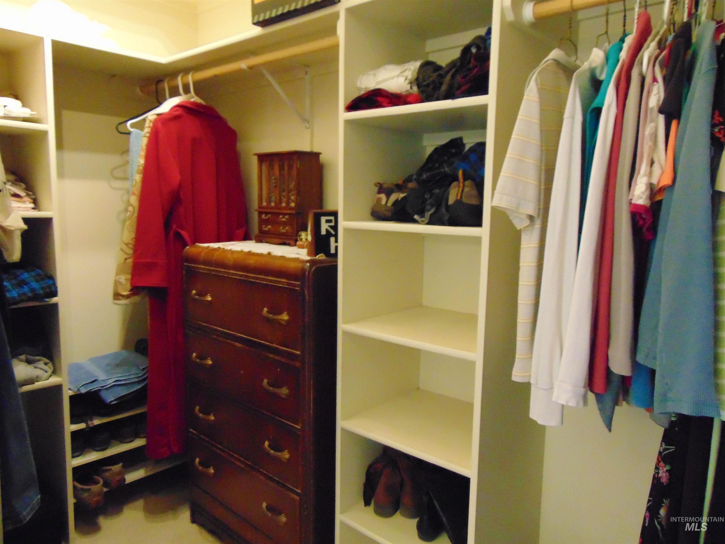 927 Haul Rd., Vale, Oregon 97918, 3 Bedrooms, 3 Bathrooms, Residential For Sale, Price $699,000, 98945540