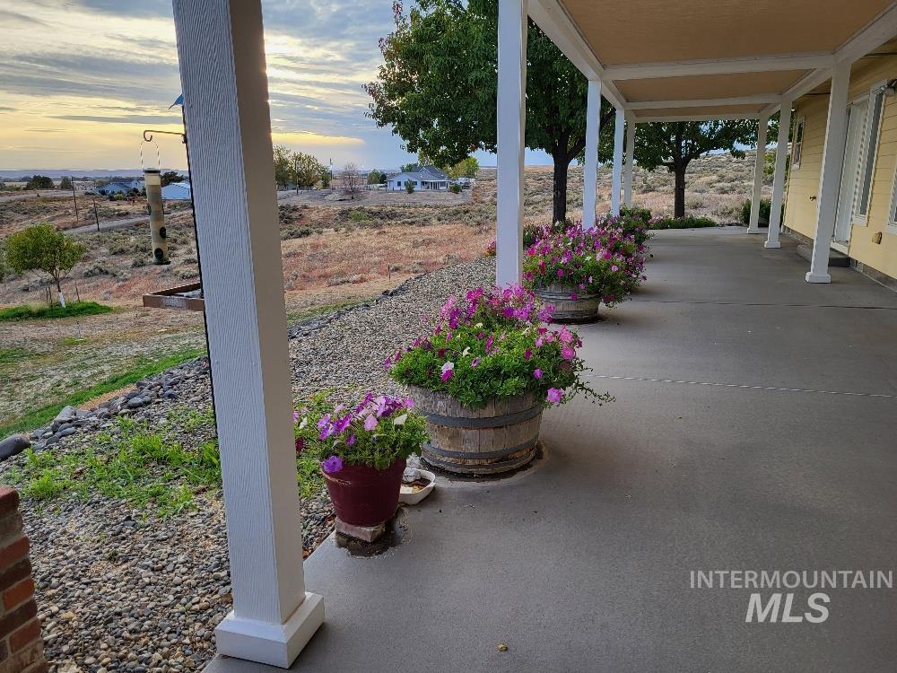 927 Haul Rd., Vale, Oregon 97918, 3 Bedrooms, 3 Bathrooms, Residential For Sale, Price $699,000, 98945540