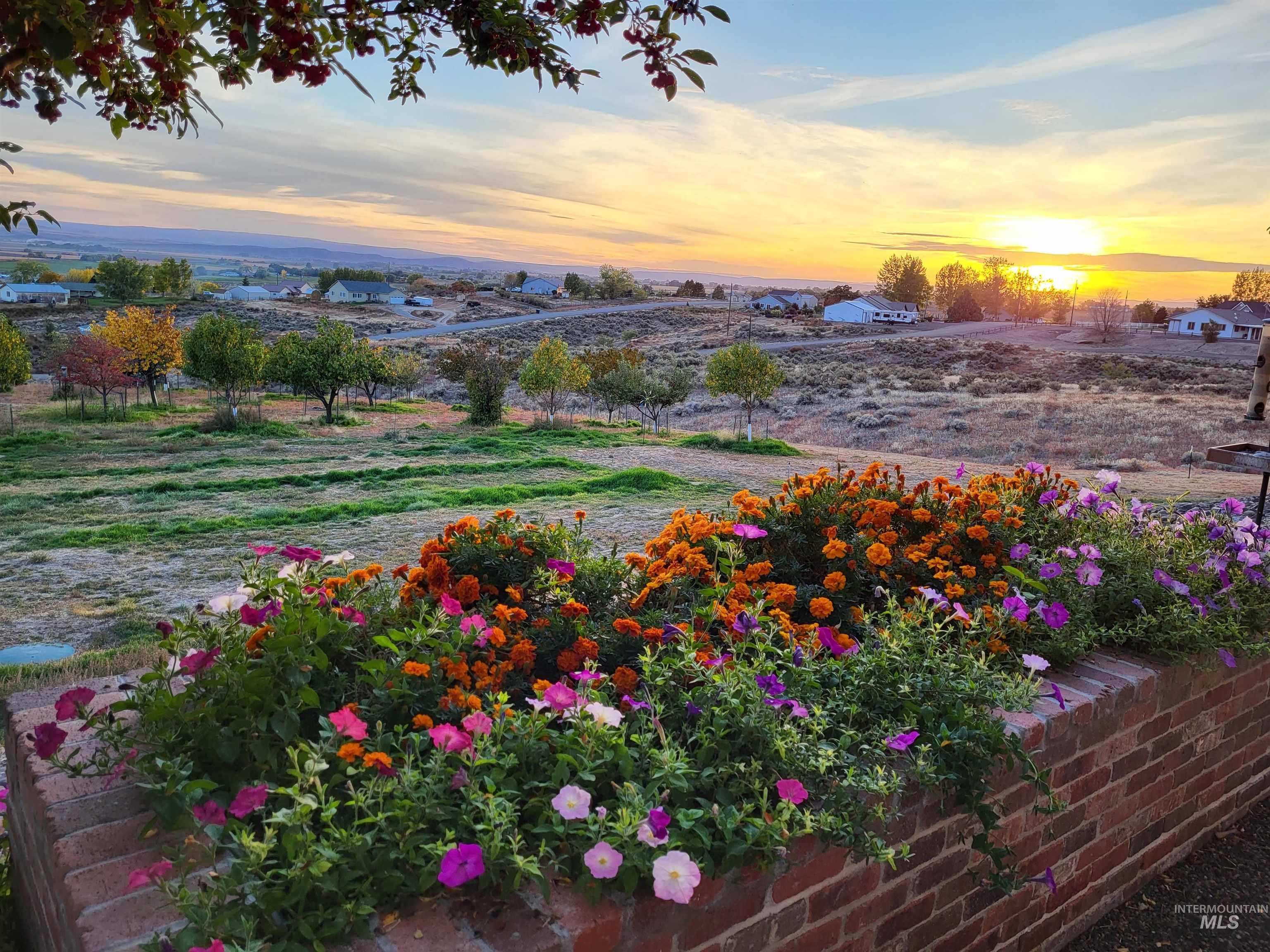 927 Haul Rd., Vale, Oregon 97918, 3 Bedrooms, 3 Bathrooms, Residential For Sale, Price $699,000, 98945540