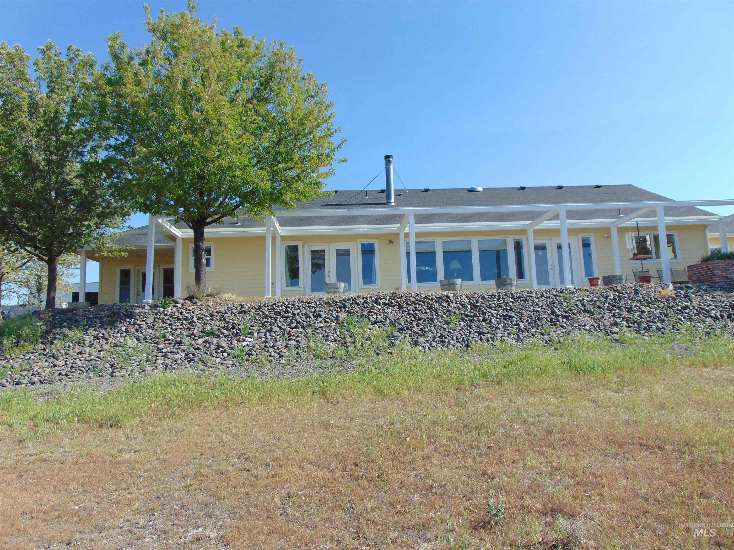 927 Haul Rd., Vale, Oregon 97918, 3 Bedrooms, 3 Bathrooms, Residential For Sale, Price $699,000, 98945540