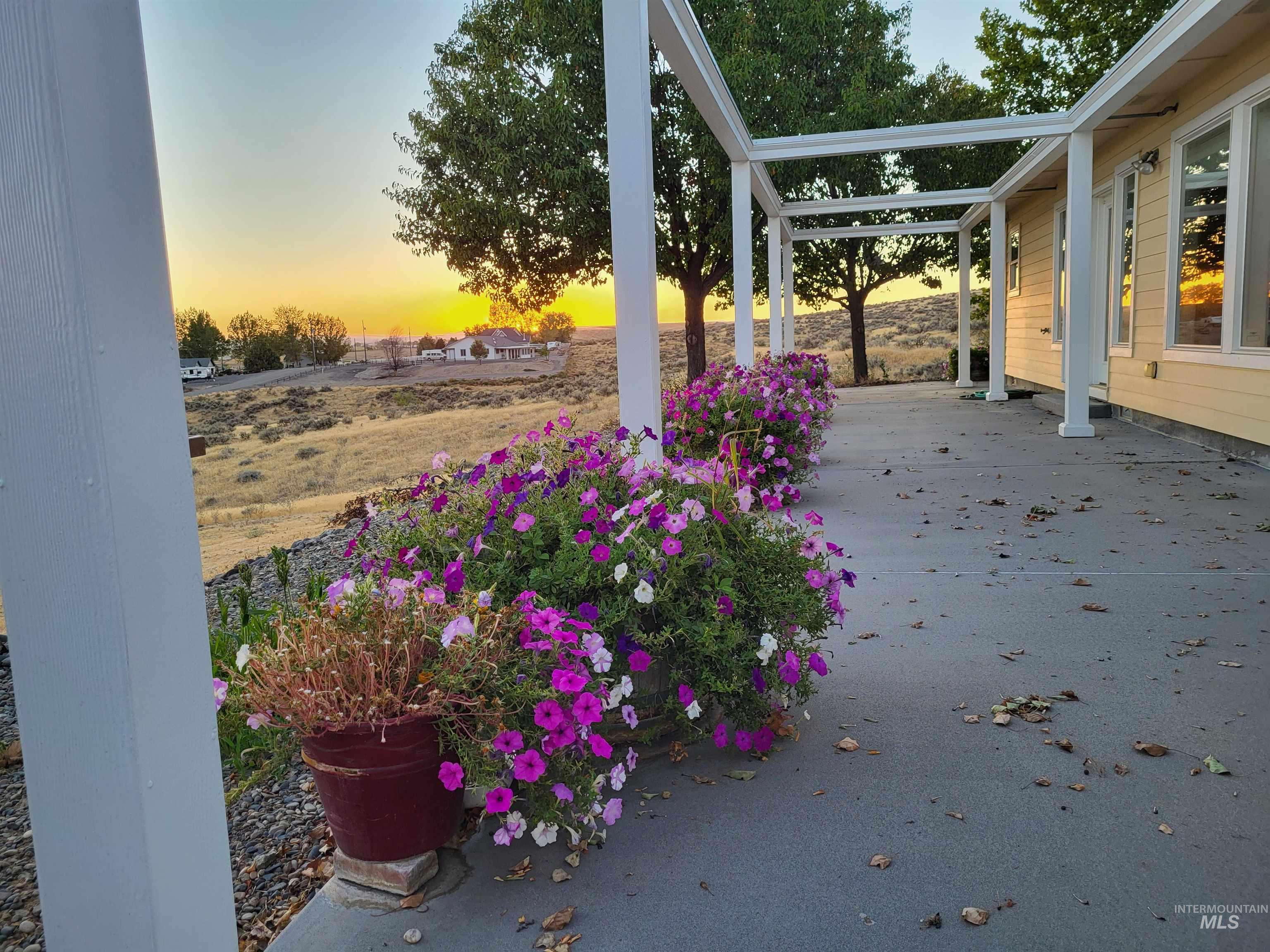 927 Haul Rd., Vale, Oregon 97918, 3 Bedrooms, 3 Bathrooms, Residential For Sale, Price $699,000, 98945540