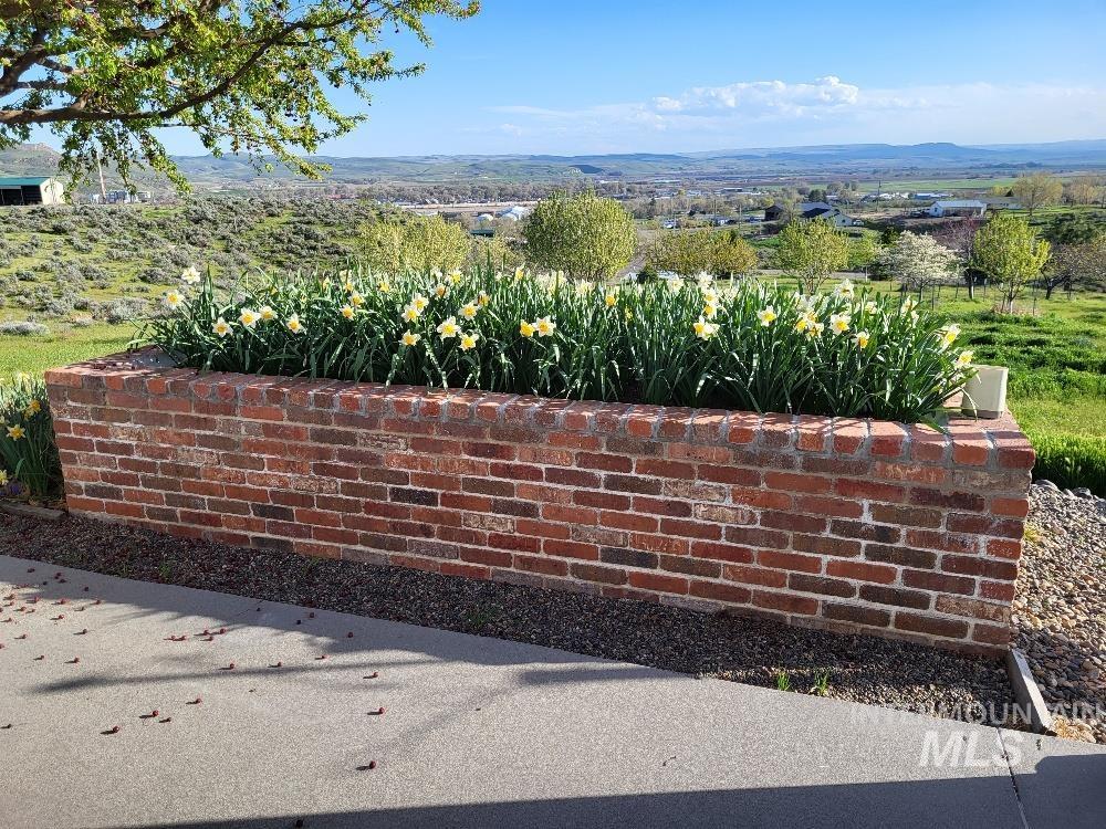 927 Haul Rd., Vale, Oregon 97918, 3 Bedrooms, 3 Bathrooms, Residential For Sale, Price $699,000, 98945540