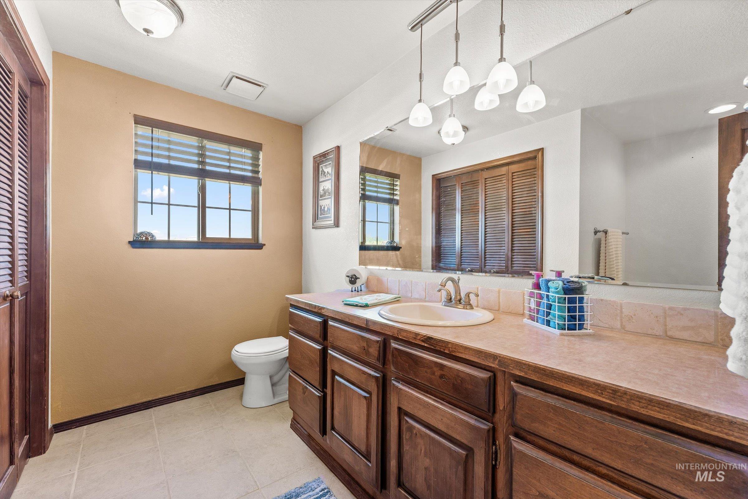 1440 N Meridian Rd., Eagle, Idaho 83616, 5 Bedrooms, 4 Bathrooms, Residential For Sale, Price $1,499,777, 98945558