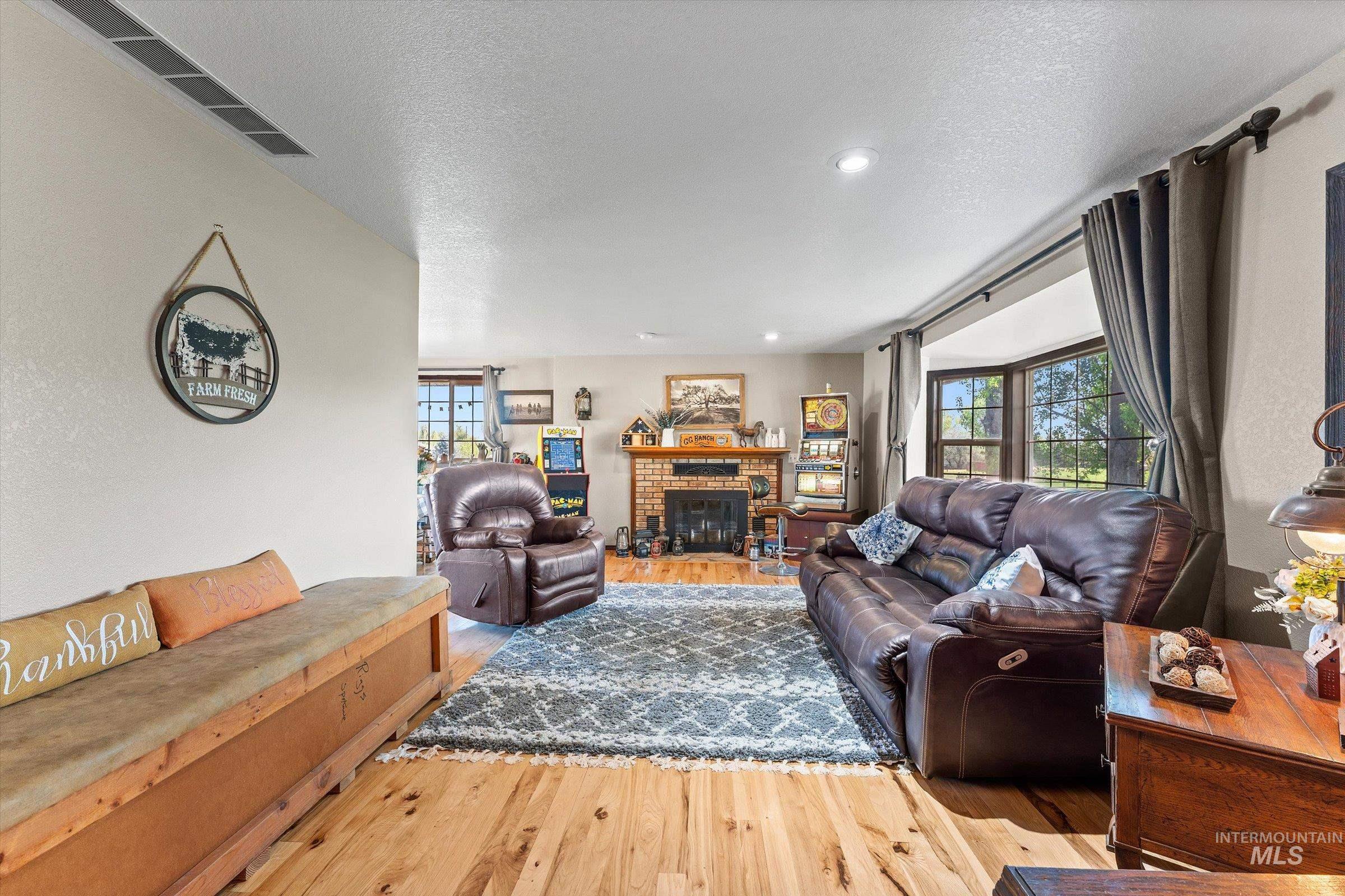 1440 N Meridian Rd., Eagle, Idaho 83616, 5 Bedrooms, 4 Bathrooms, Residential For Sale, Price $1,499,777, 98945558