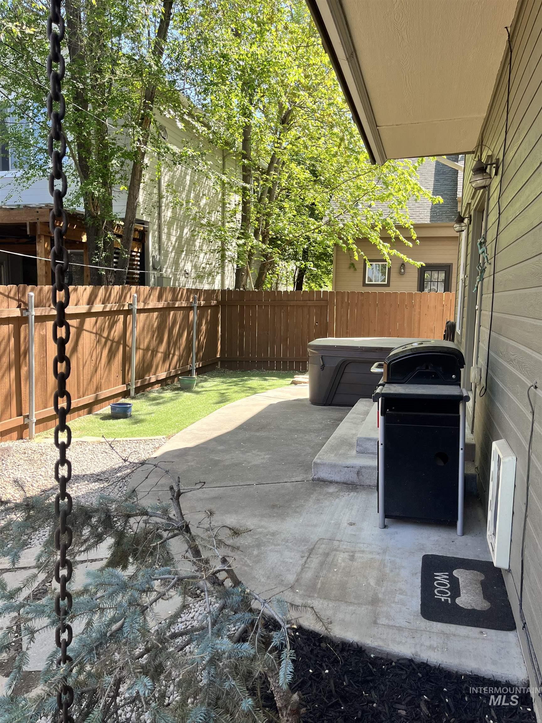 2910 W Hazel St., Boise, Idaho 83702, 3 Bedrooms, 2 Bathrooms, Residential For Sale, Price $546,000, 98945569