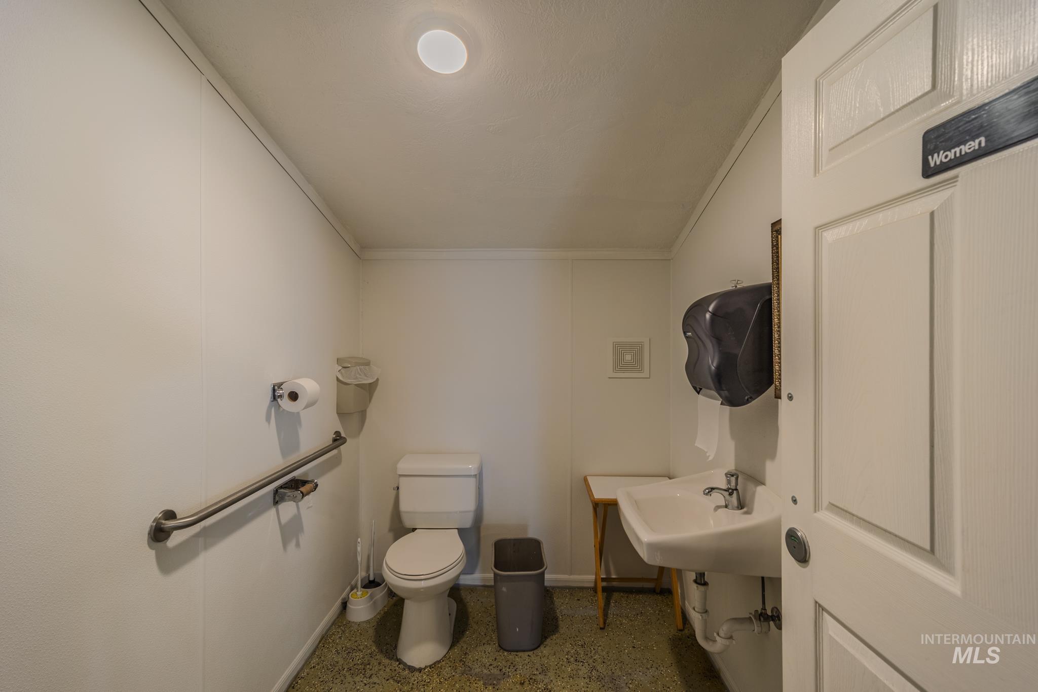 308 Main Street, Elk City, Idaho 83525, 1 Bedroom, 2 Bathrooms, Residential For Sale, Price $219,000, 98945572