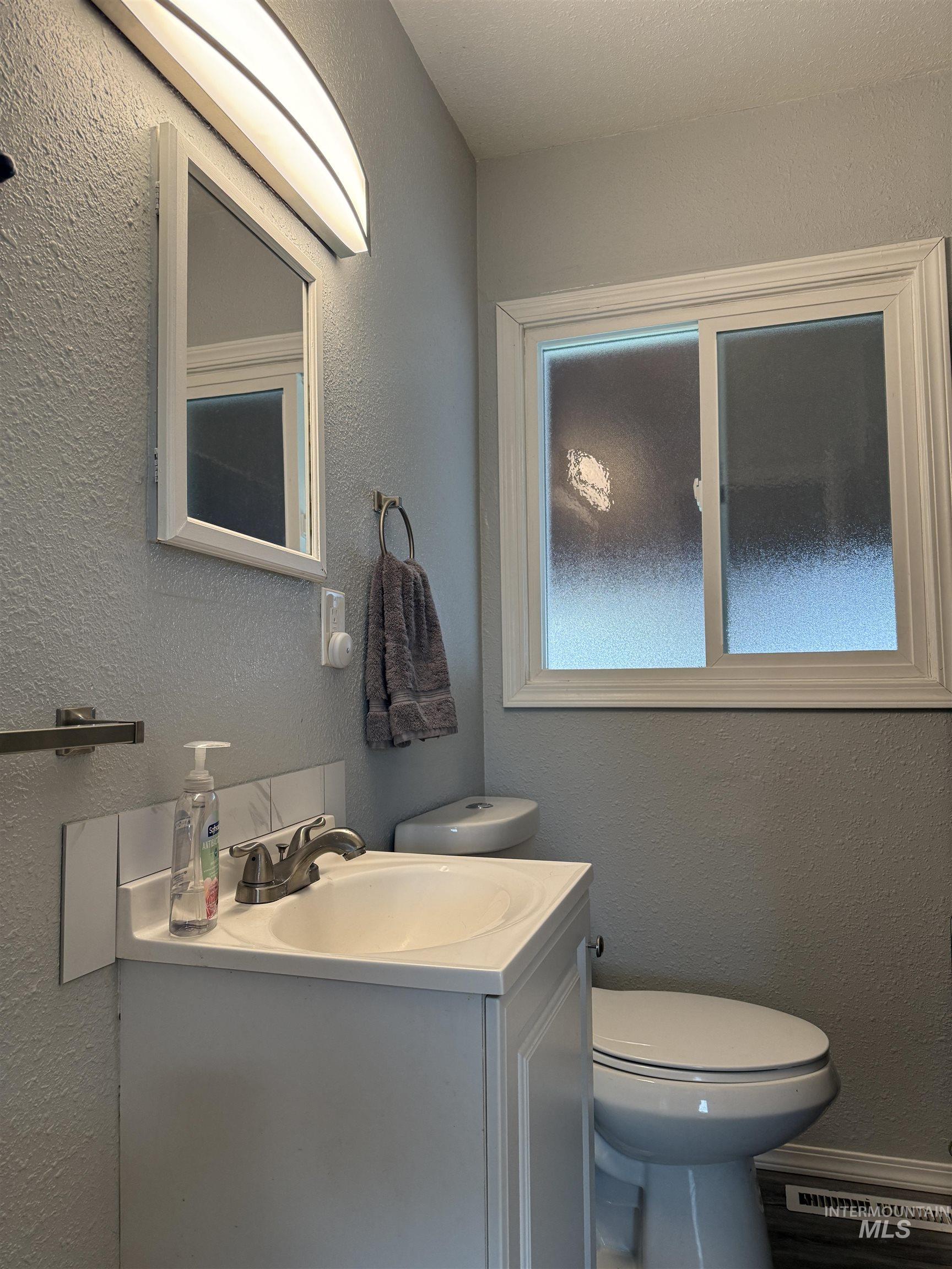 3724 21st St, Lewiston, Idaho 83501, 2 Bedrooms, 1 Bathroom, Residential For Sale, Price $349,000, 98945588
