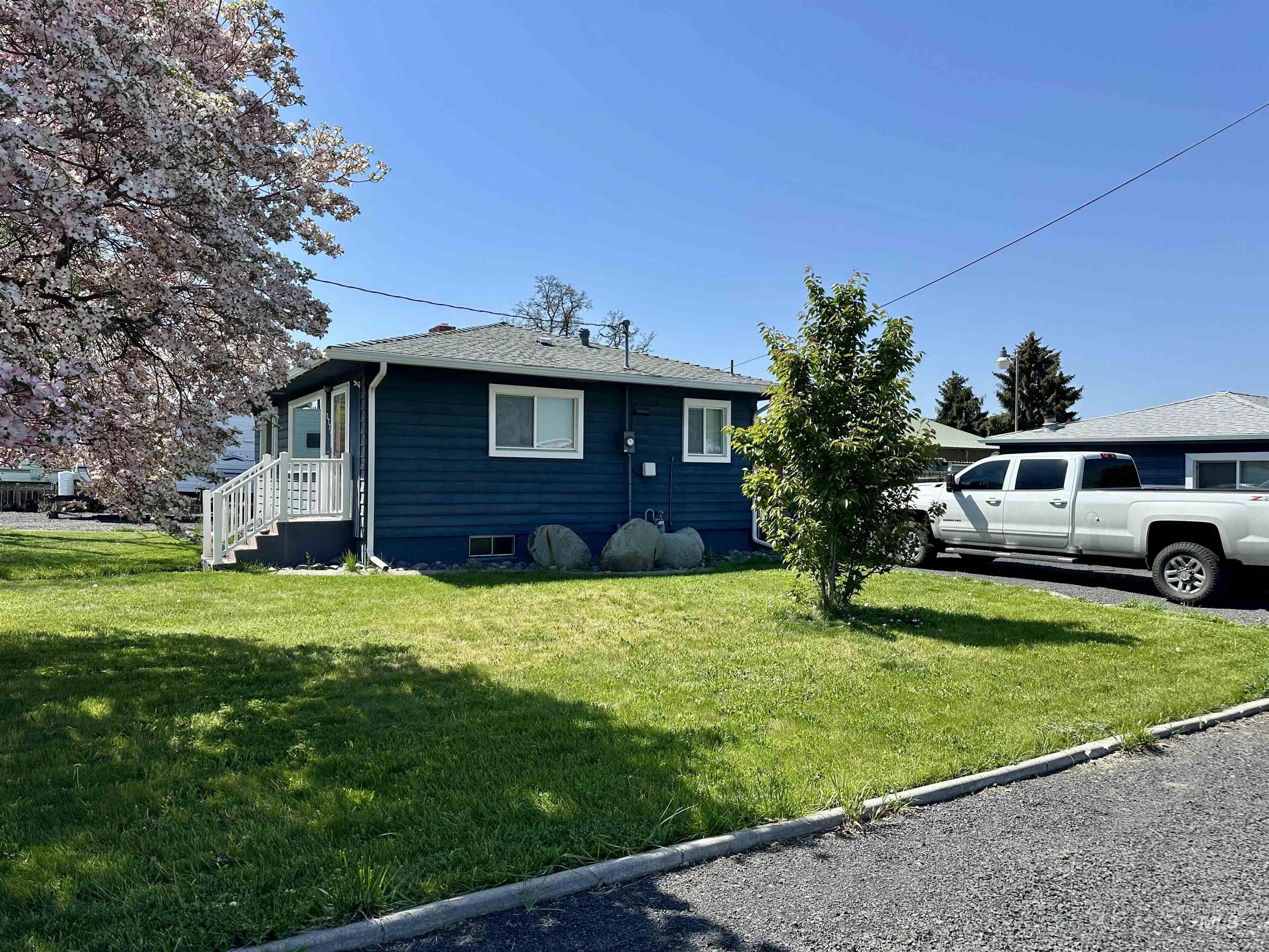 3724 21st St, Lewiston, Idaho 83501, 2 Bedrooms, 1 Bathroom, Residential For Sale, Price $349,000, 98945588