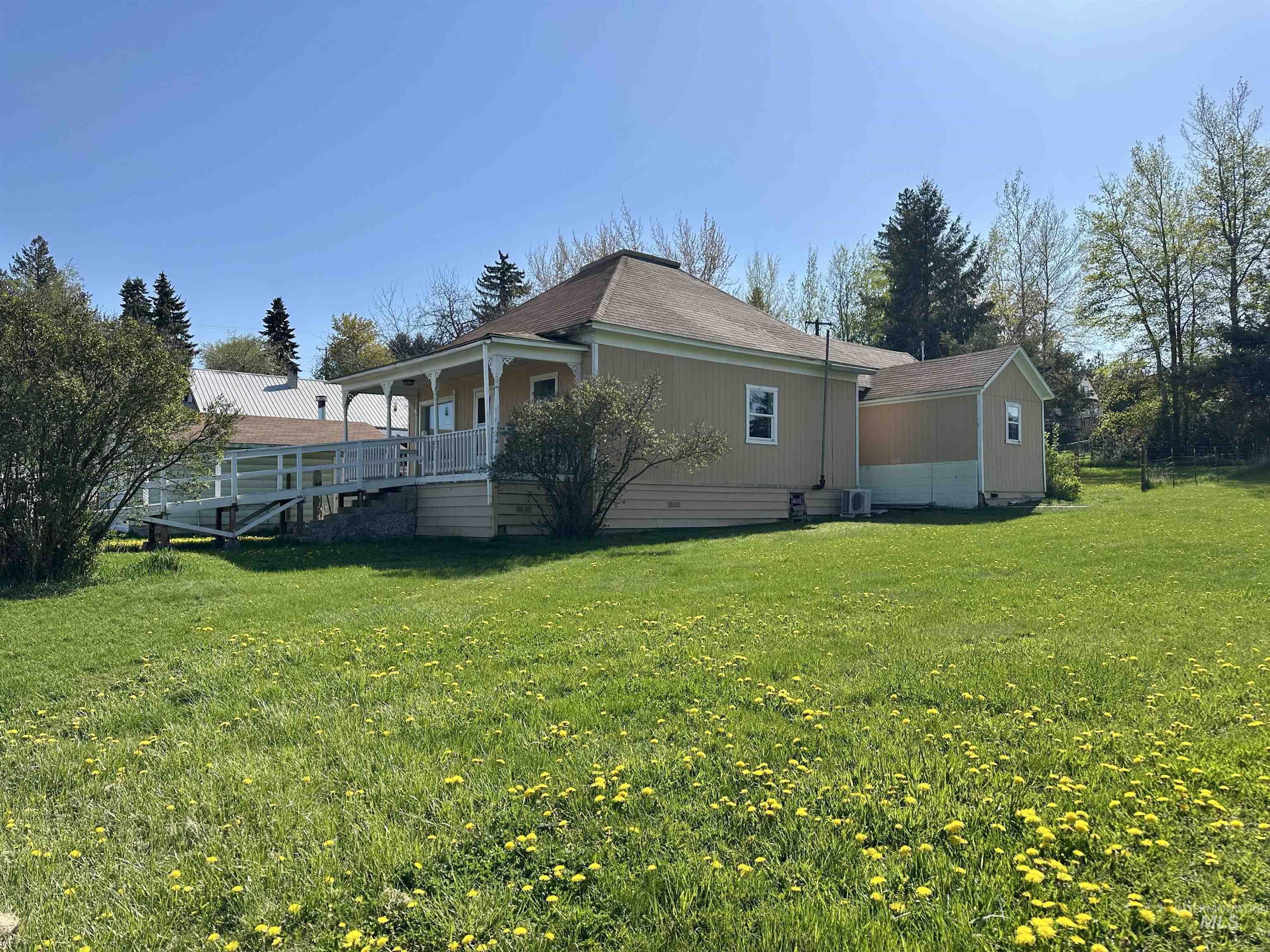 408 Walnut St, Nezperce, Idaho 83543, 3 Bedrooms, 2 Bathrooms, Residential For Sale, Price $229,900, 98945615