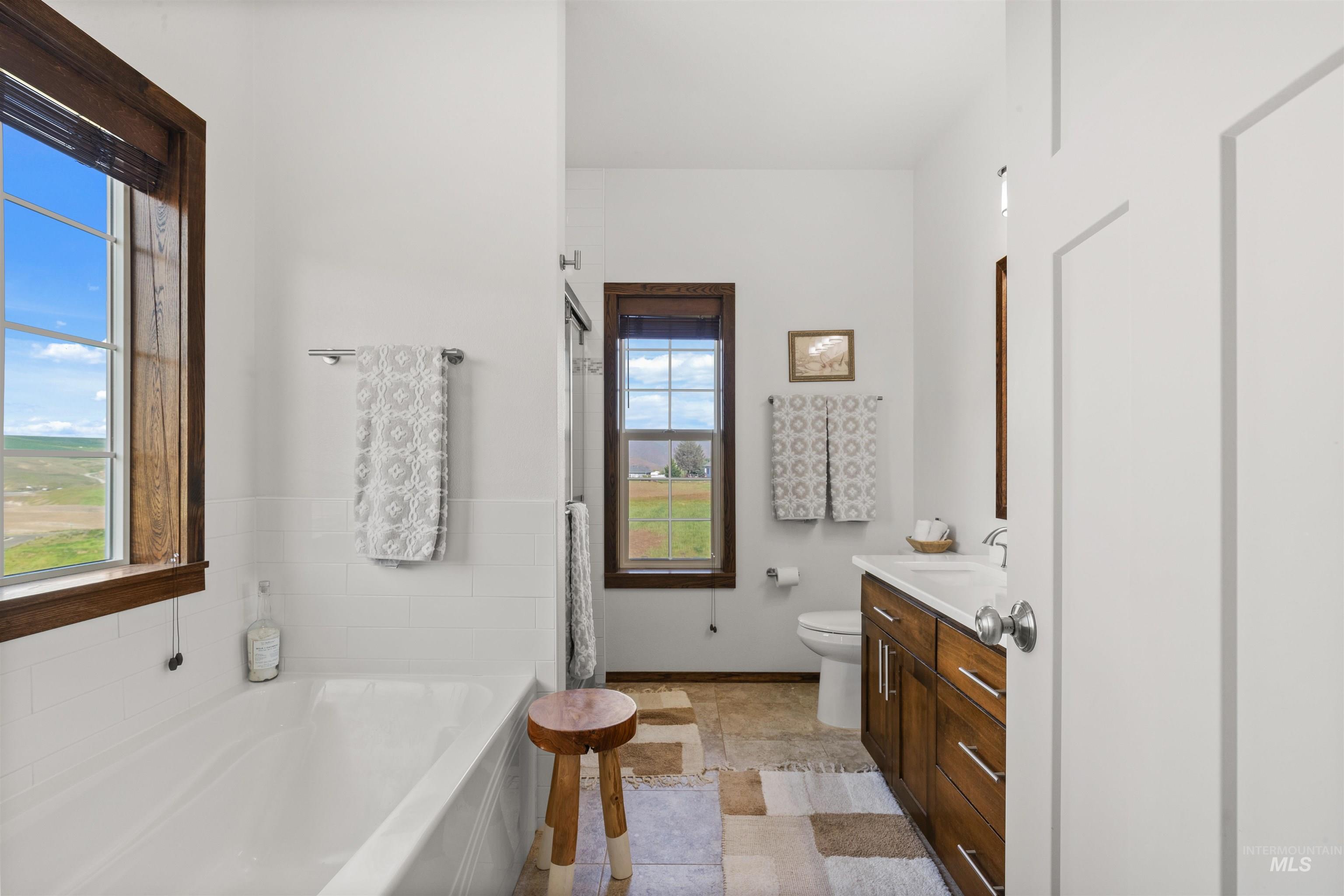 2510 Westridge Court, Clarkston, Washington 99403, 4 Bedrooms, 3 Bathrooms, Residential For Sale, Price $675,000, 98945655