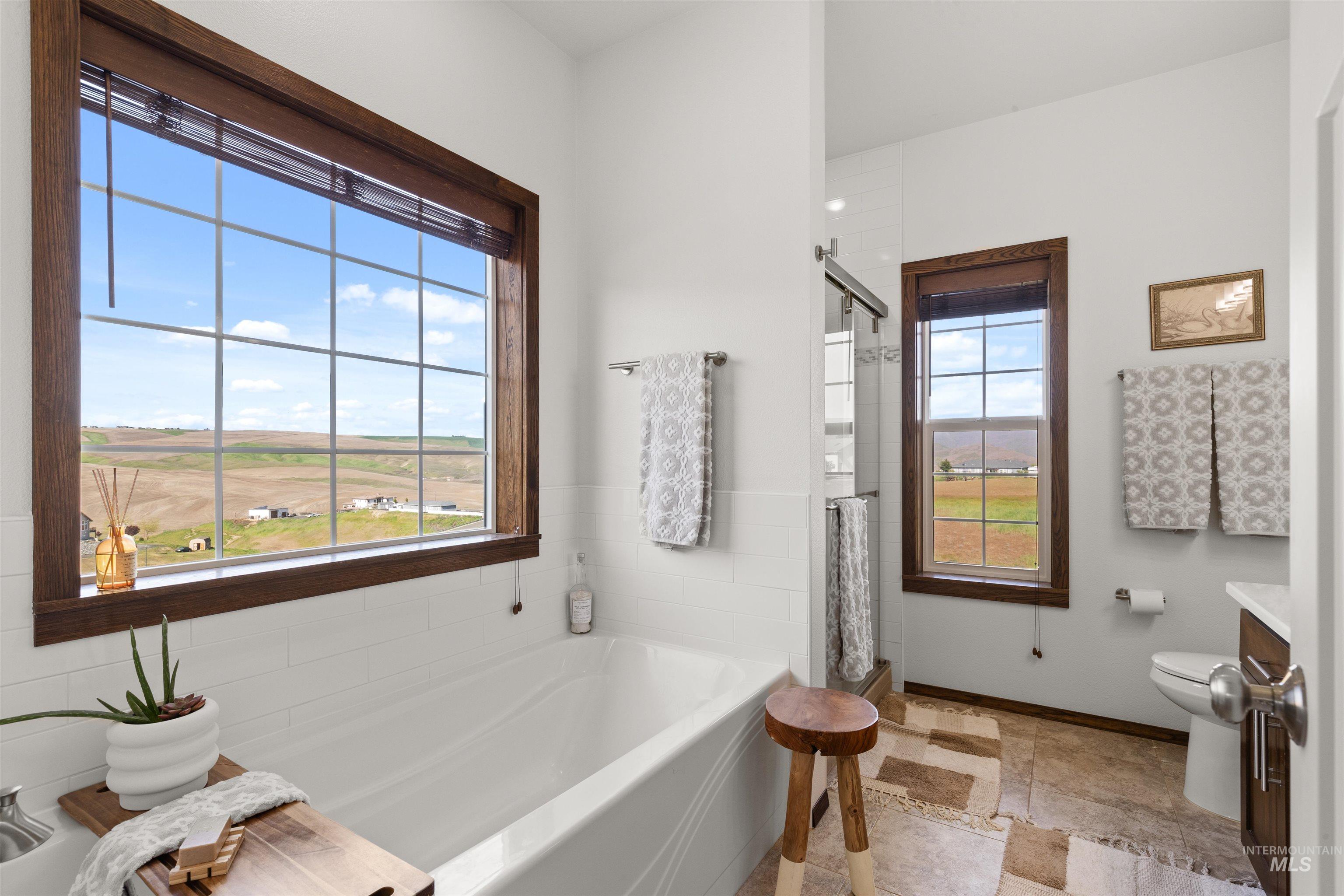 2510 Westridge Court, Clarkston, Washington 99403, 4 Bedrooms, 3 Bathrooms, Residential For Sale, Price $675,000, 98945655