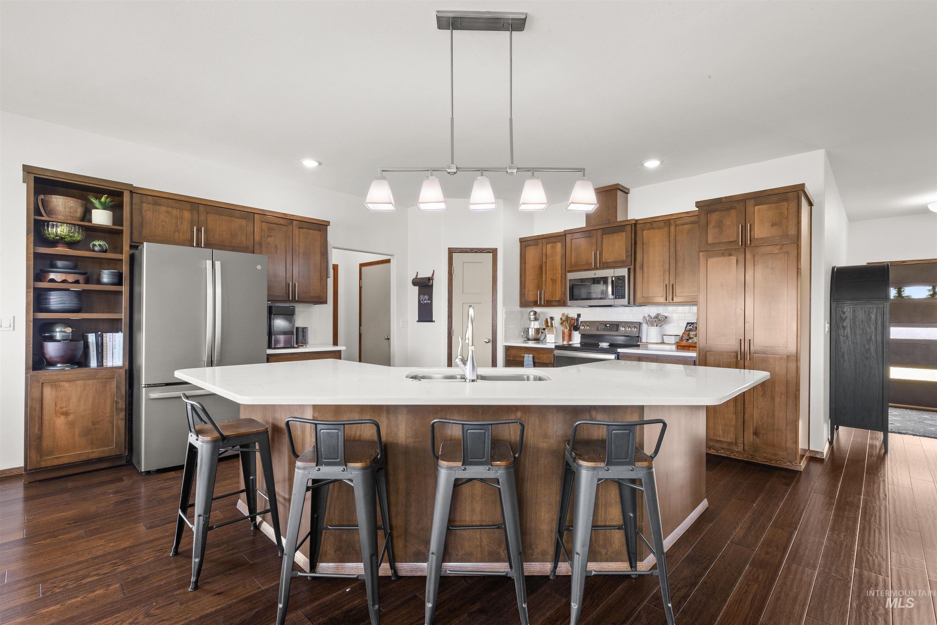 2510 Westridge Court, Clarkston, Washington 99403, 4 Bedrooms, 3 Bathrooms, Residential For Sale, Price $675,000, 98945655