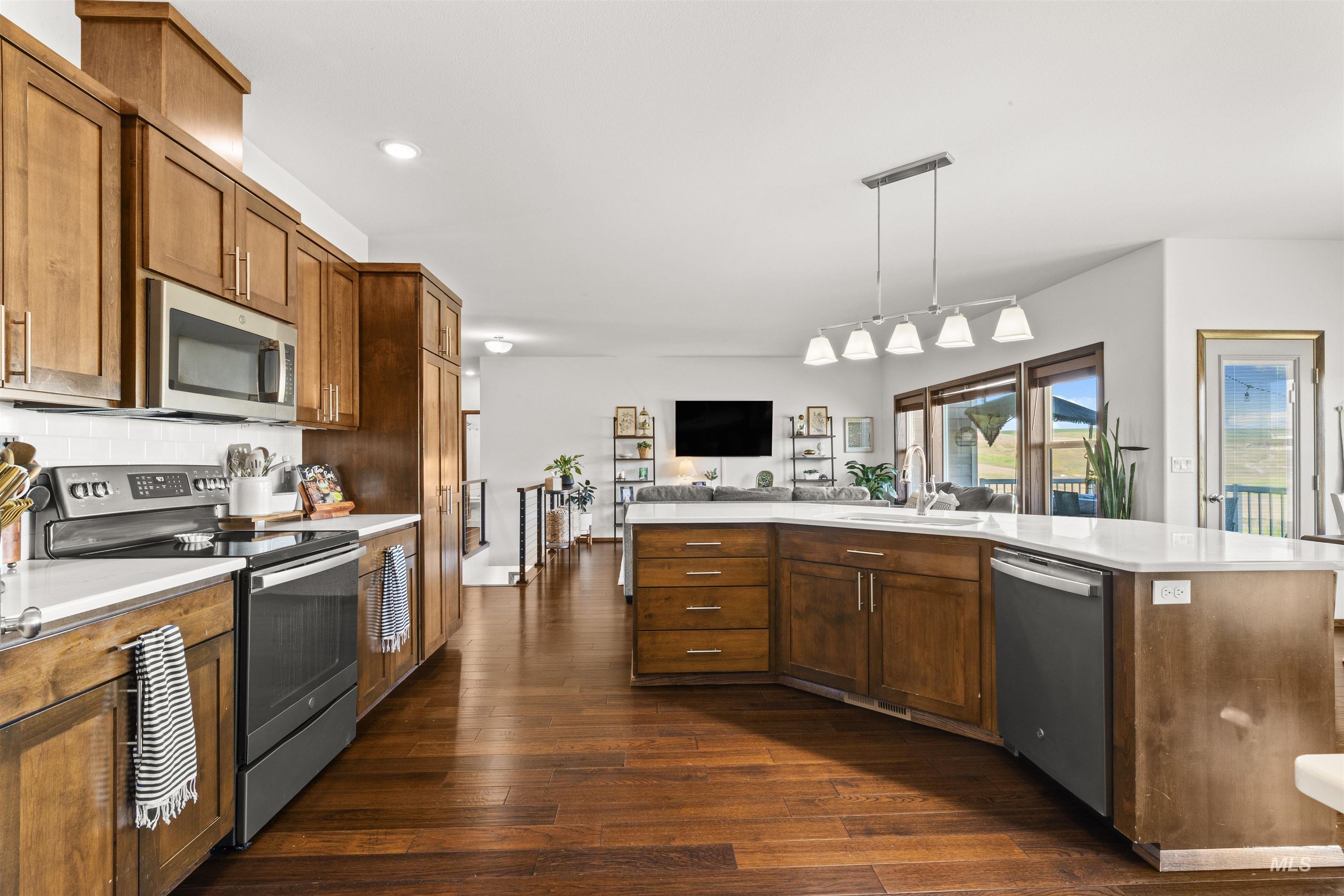 2510 Westridge Court, Clarkston, Washington 99403, 4 Bedrooms, 3 Bathrooms, Residential For Sale, Price $675,000, 98945655