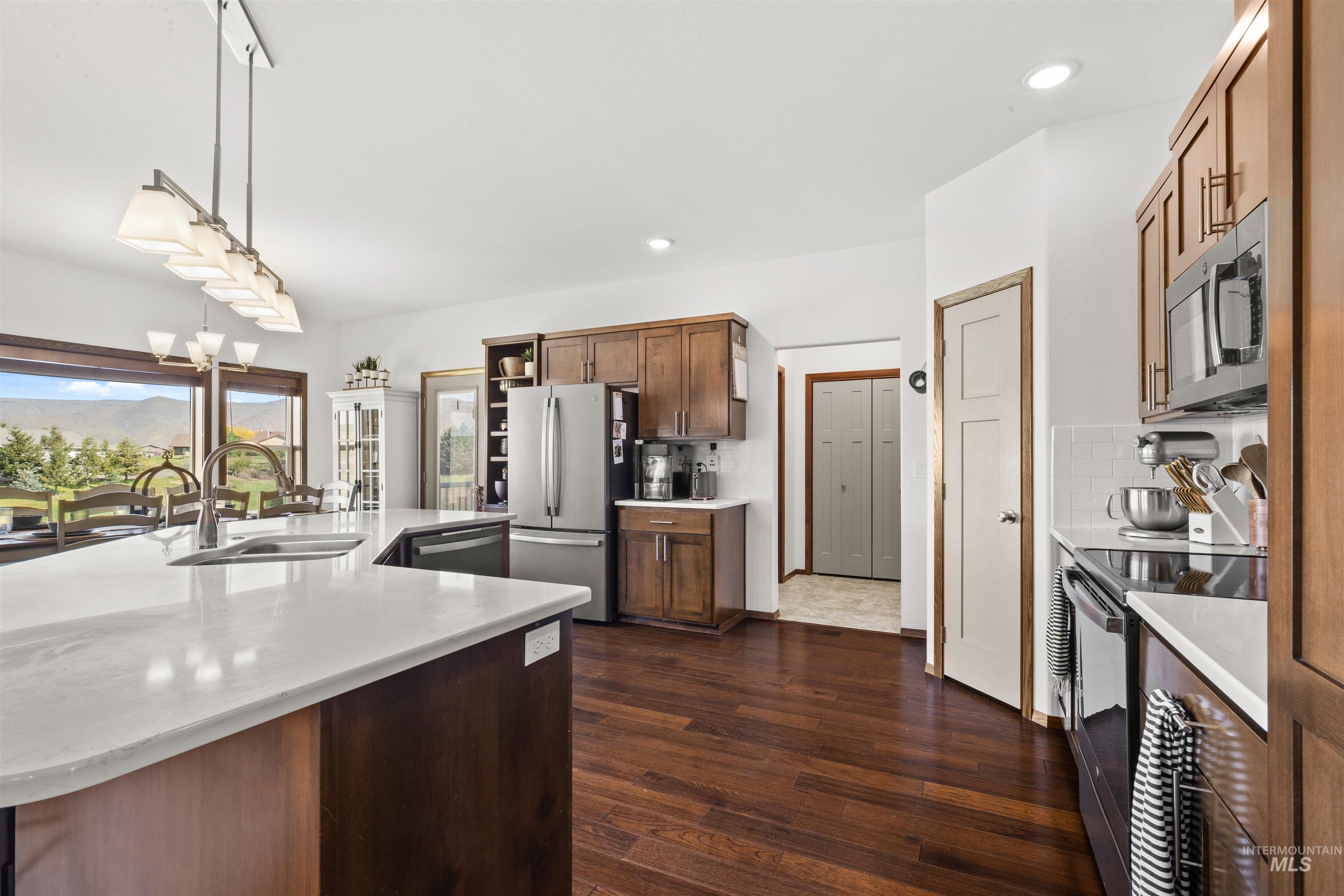 2510 Westridge Court, Clarkston, Washington 99403, 4 Bedrooms, 3 Bathrooms, Residential For Sale, Price $675,000, 98945655