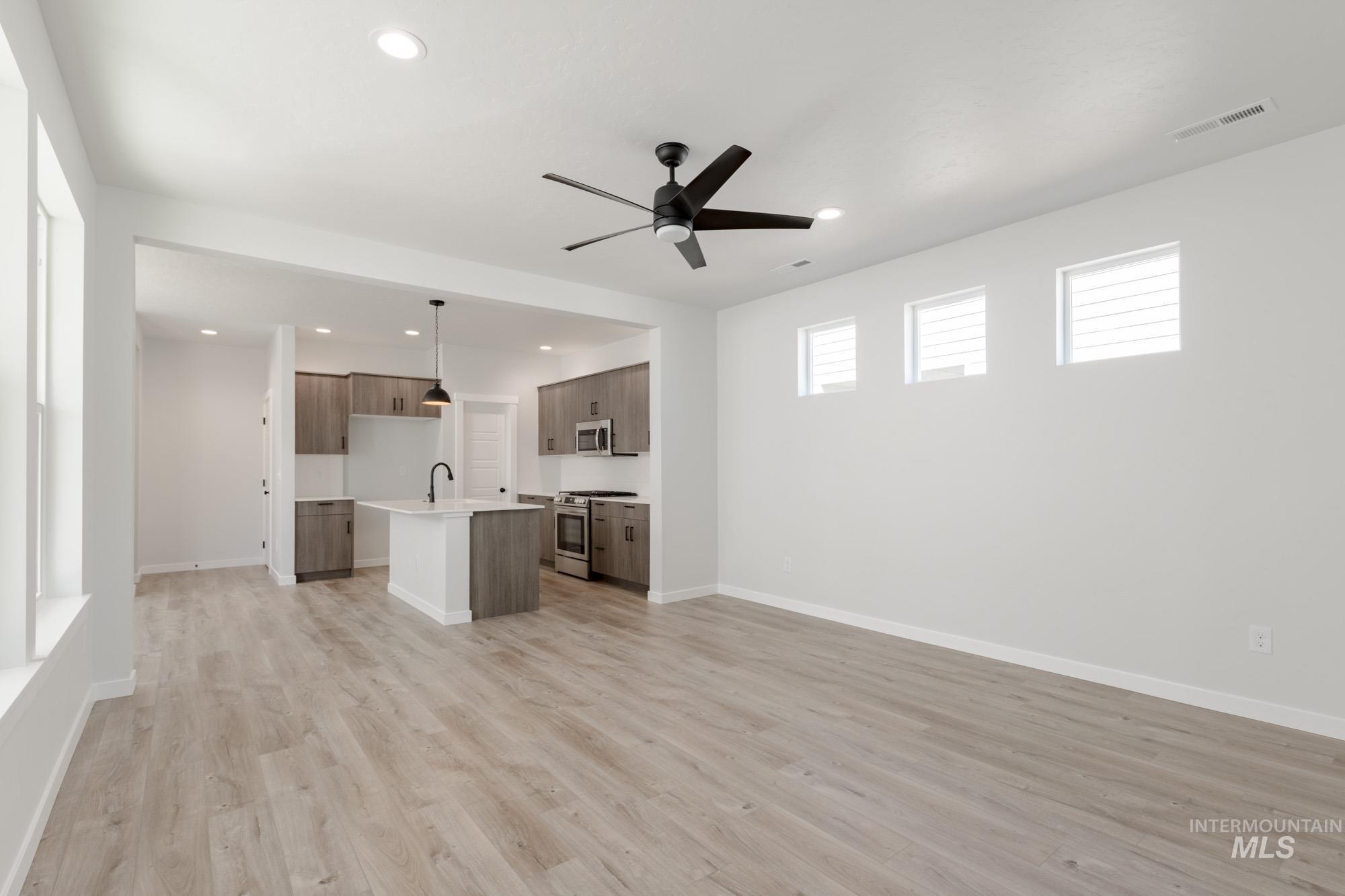 4429 N Magical Creek Ave, Meridian, Idaho 83646, 3 Bedrooms, 2.5 Bathrooms, Residential For Sale, Price $418,990, 98945679