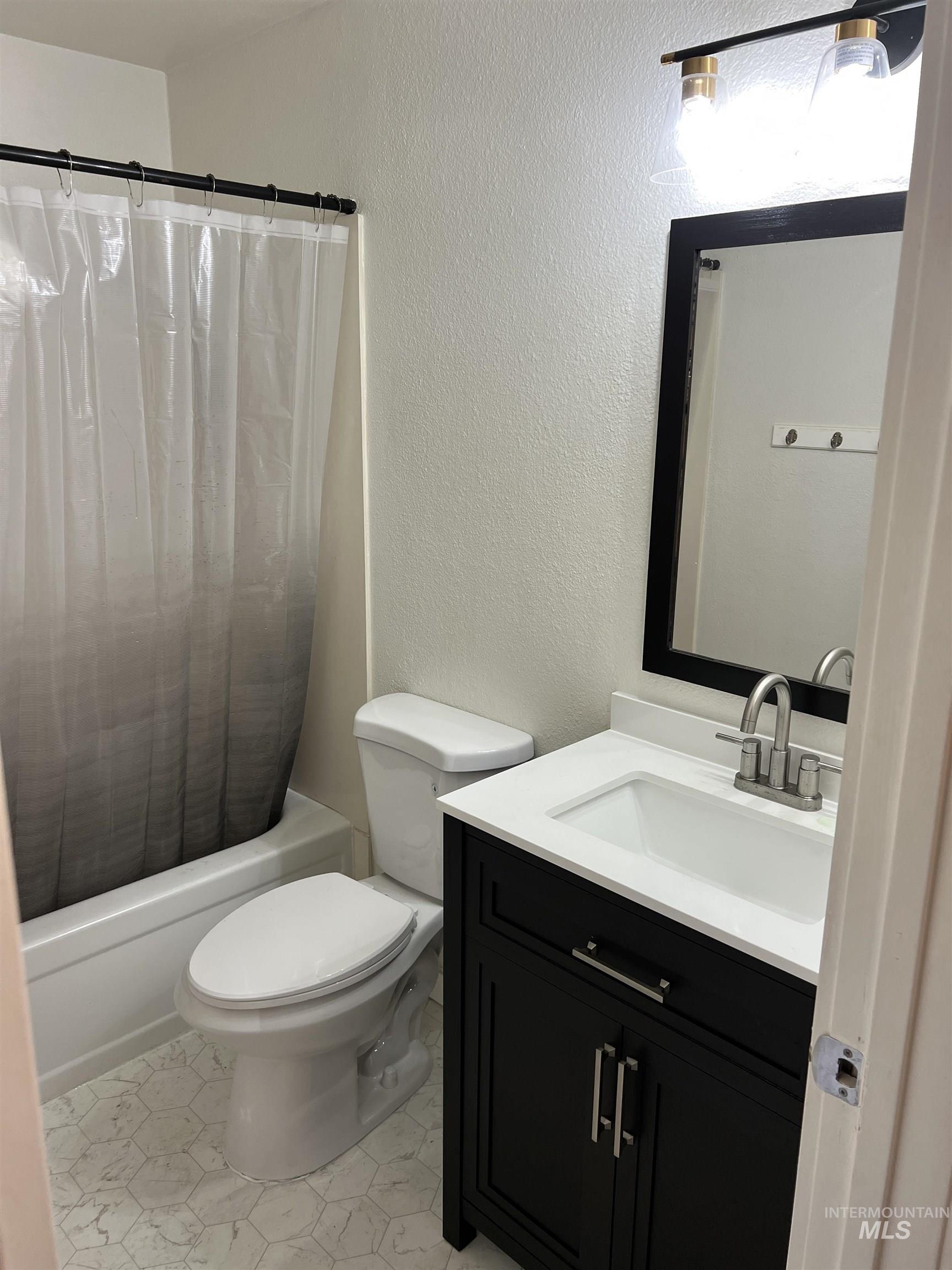 1108-1110 S S Pond St., Boise, Idaho 83705, 3 Bedrooms, 1.5 Bathrooms, Residential Income For Sale, Price $660,000, 98945681