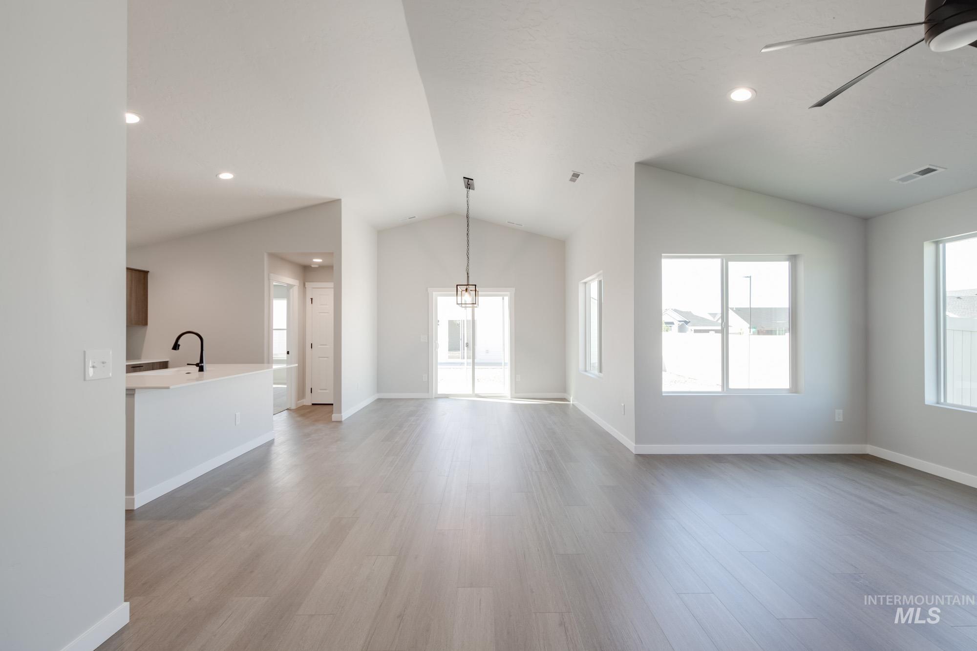 11129 Canvas St, Caldwell, Idaho 83605, 4 Bedrooms, 2 Bathrooms, Residential For Sale, Price $439,990, 98945684