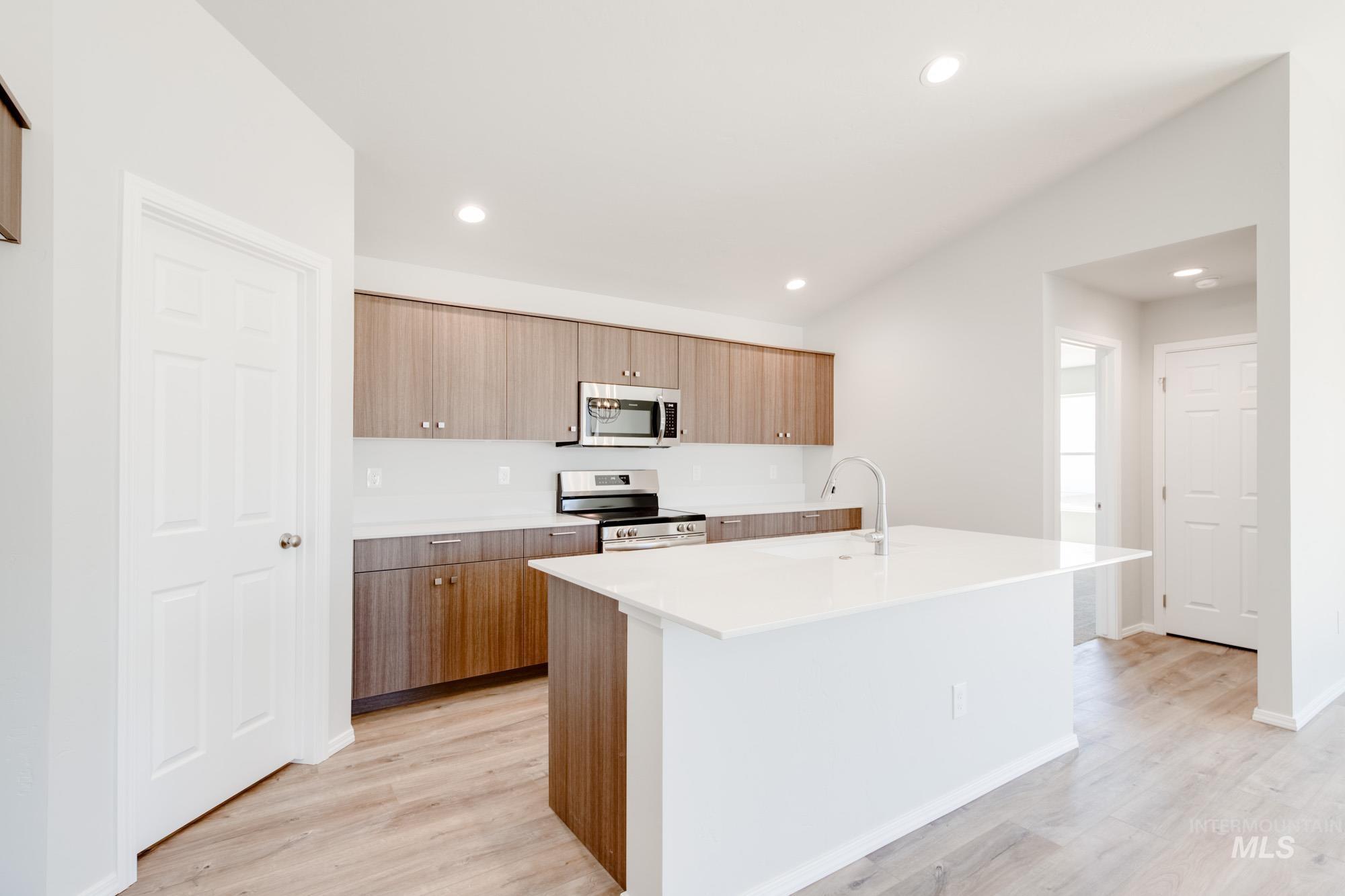7355 E Marble Springs Dr, Nampa, Idaho 83687, 4 Bedrooms, 2 Bathrooms, Residential For Sale, Price $454,990, 98945696