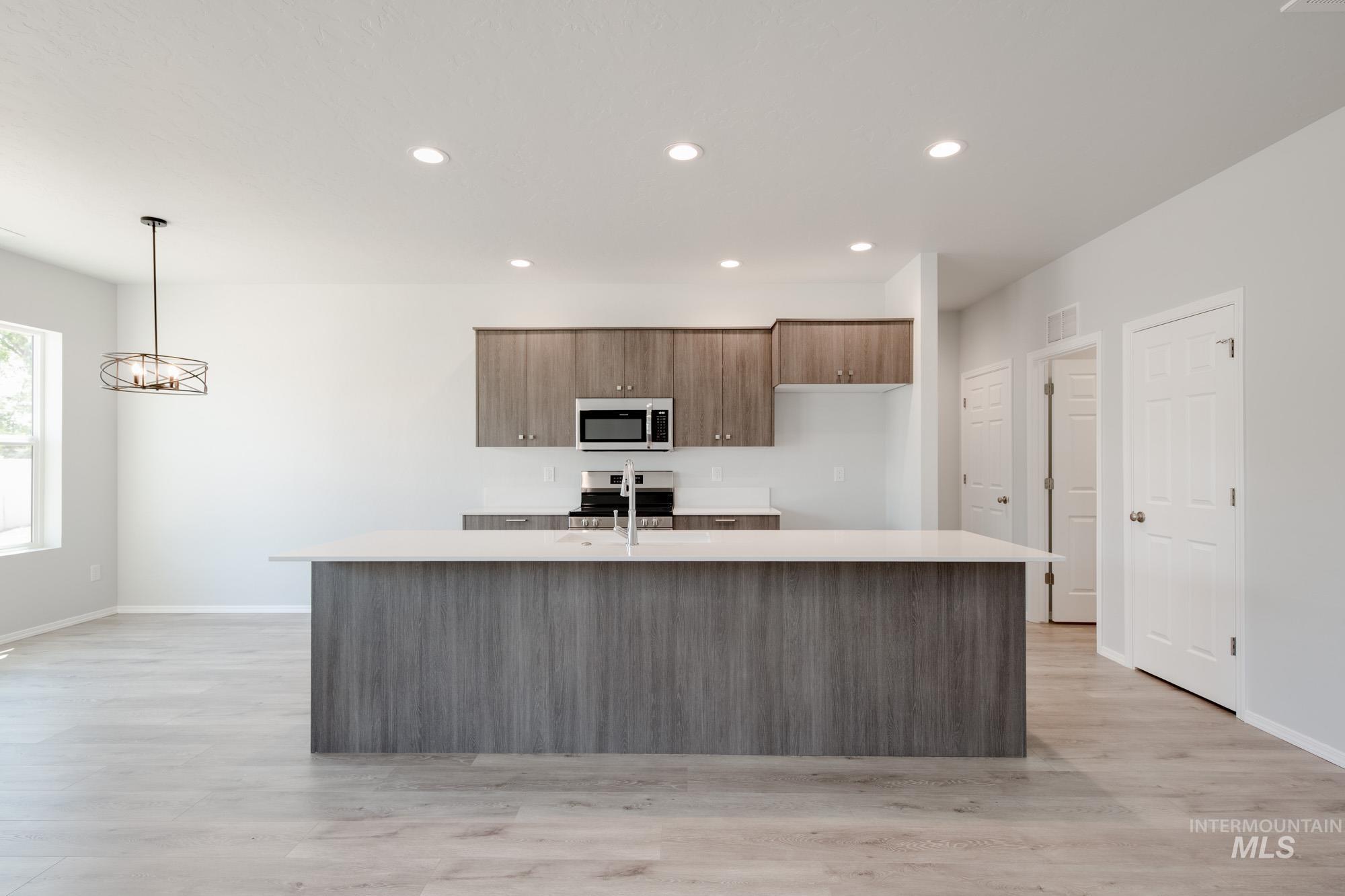 202 Goldstone Ave, Caldwell, Idaho 83605, 4 Bedrooms, 2 Bathrooms, Residential For Sale, Price $424,990, 98945703