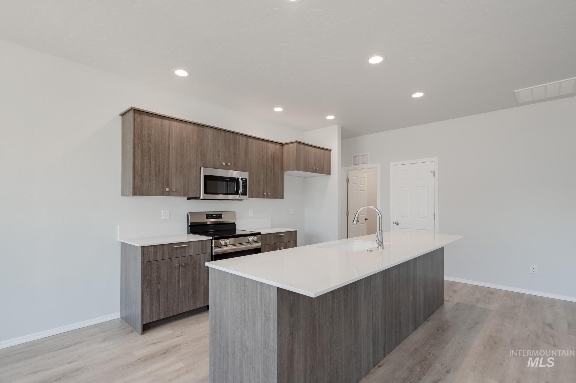 202 Goldstone Ave, Caldwell, Idaho 83605, 4 Bedrooms, 2 Bathrooms, Residential For Sale, Price $424,990, 98945703