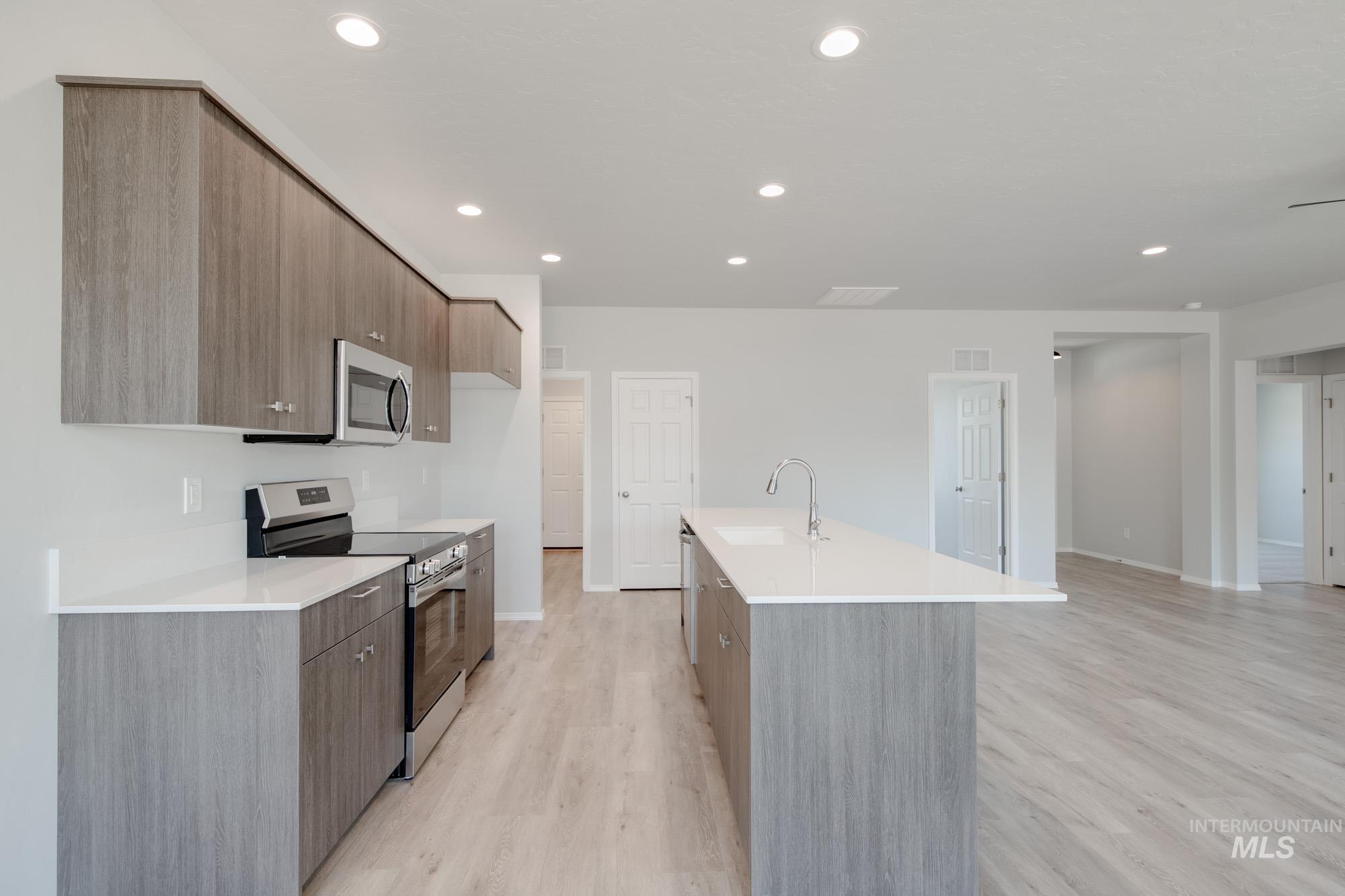 202 Goldstone Ave, Caldwell, Idaho 83605, 4 Bedrooms, 2 Bathrooms, Residential For Sale, Price $424,990, 98945703