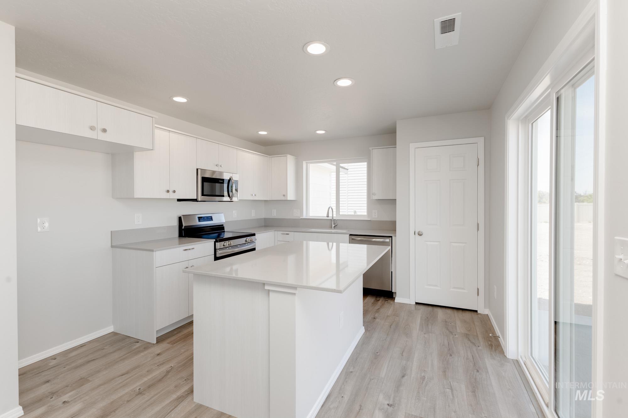 5209 Malachite St, Caldwell, Idaho 83605, 4 Bedrooms, 2.5 Bathrooms, Residential For Sale, Price $439,990, 98945706