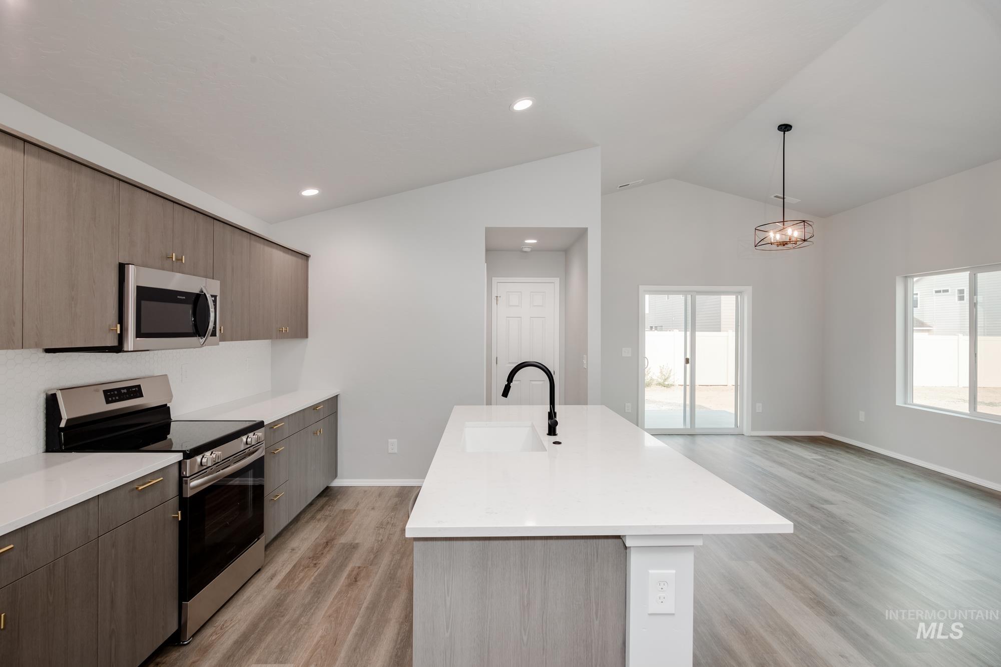 5213 Malachite St, Caldwell, Idaho 83605, 4 Bedrooms, 2 Bathrooms, Residential For Sale, Price $454,990, 98945708