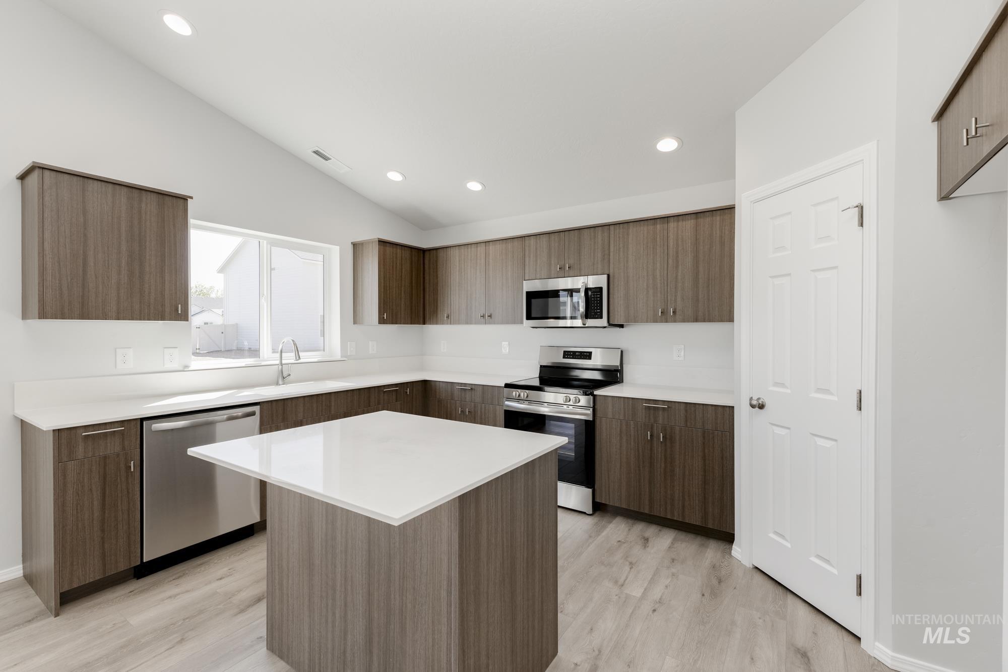 214 Marble Ave, Caldwell, Idaho 83605, 4 Bedrooms, 2 Bathrooms, Residential For Sale, Price $444,990, 98945711