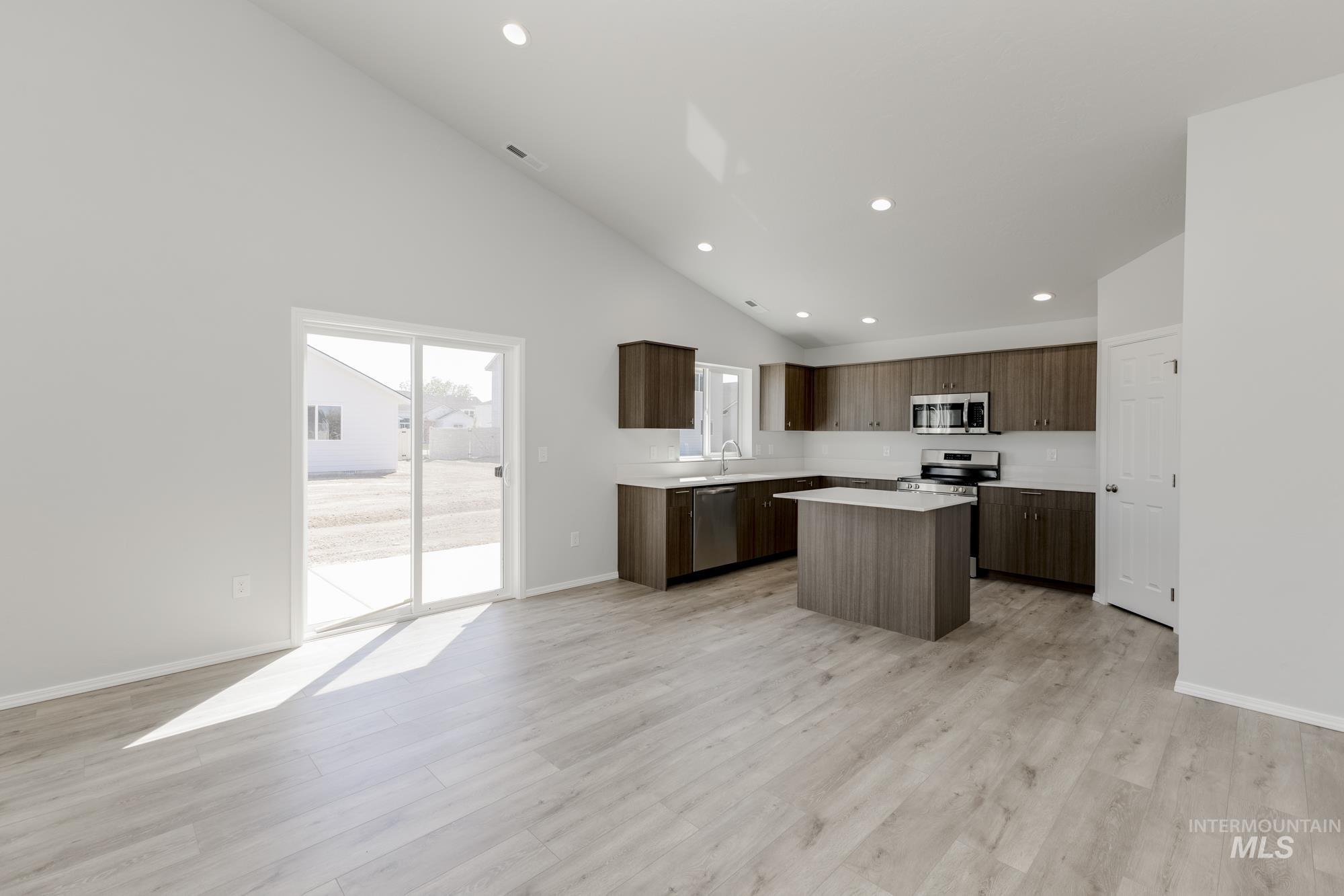 214 Marble Ave, Caldwell, Idaho 83605, 4 Bedrooms, 2 Bathrooms, Residential For Sale, Price $444,990, 98945711