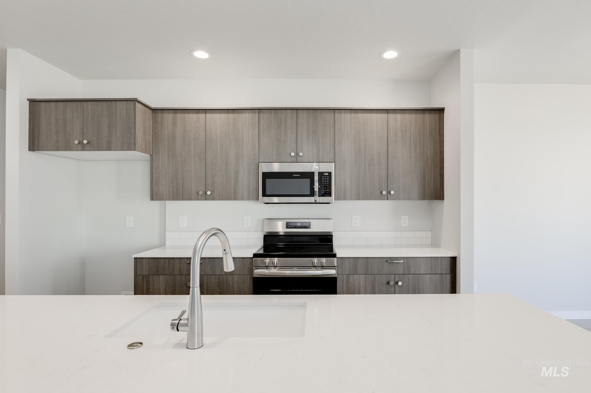 629 W Snowy Owl St, Kuna, Idaho 83634, 4 Bedrooms, 2 Bathrooms, Residential For Sale, Price $589,990, 98945723