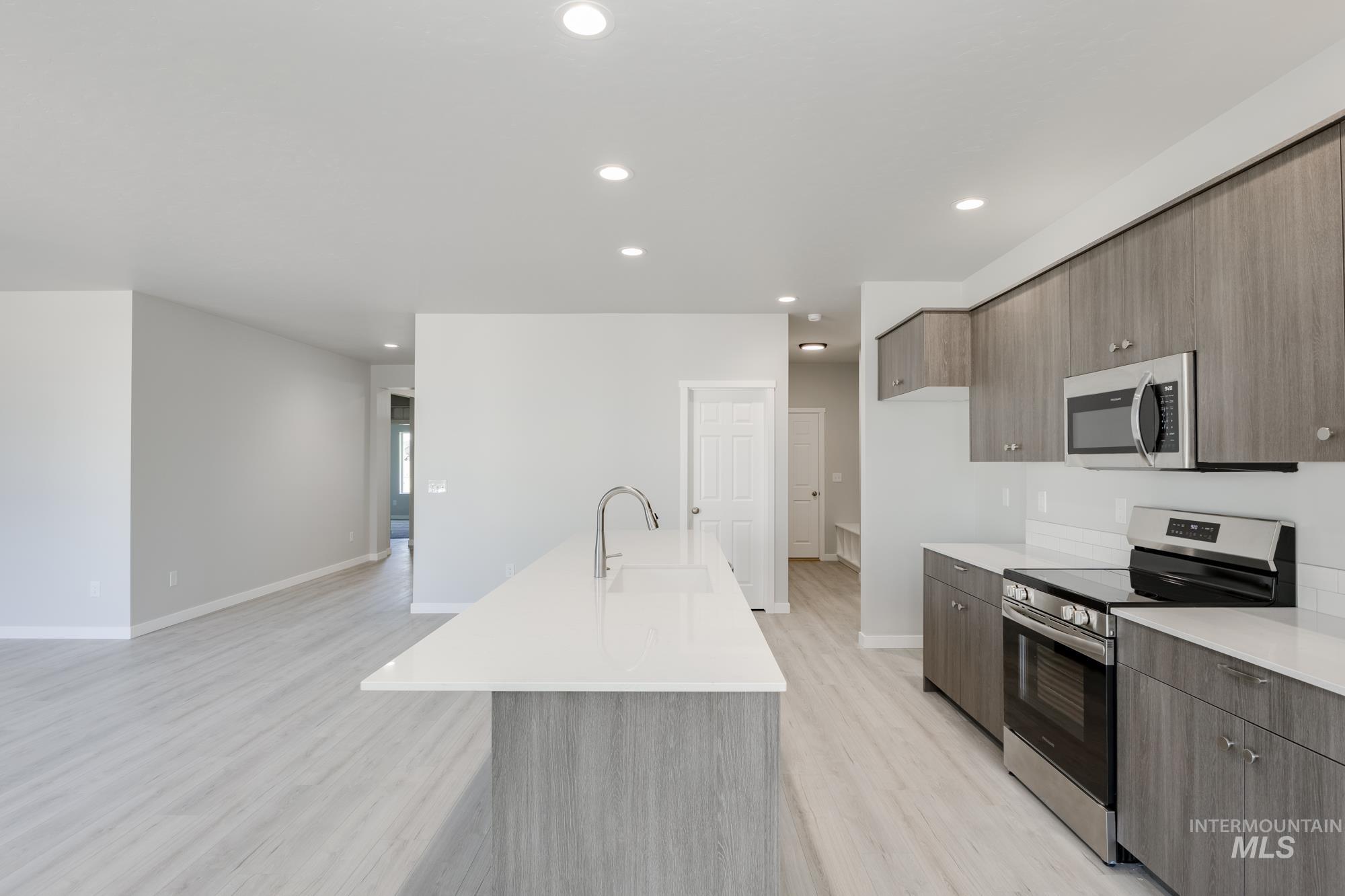 629 W Snowy Owl St, Kuna, Idaho 83634, 4 Bedrooms, 2 Bathrooms, Residential For Sale, Price $589,990, 98945723
