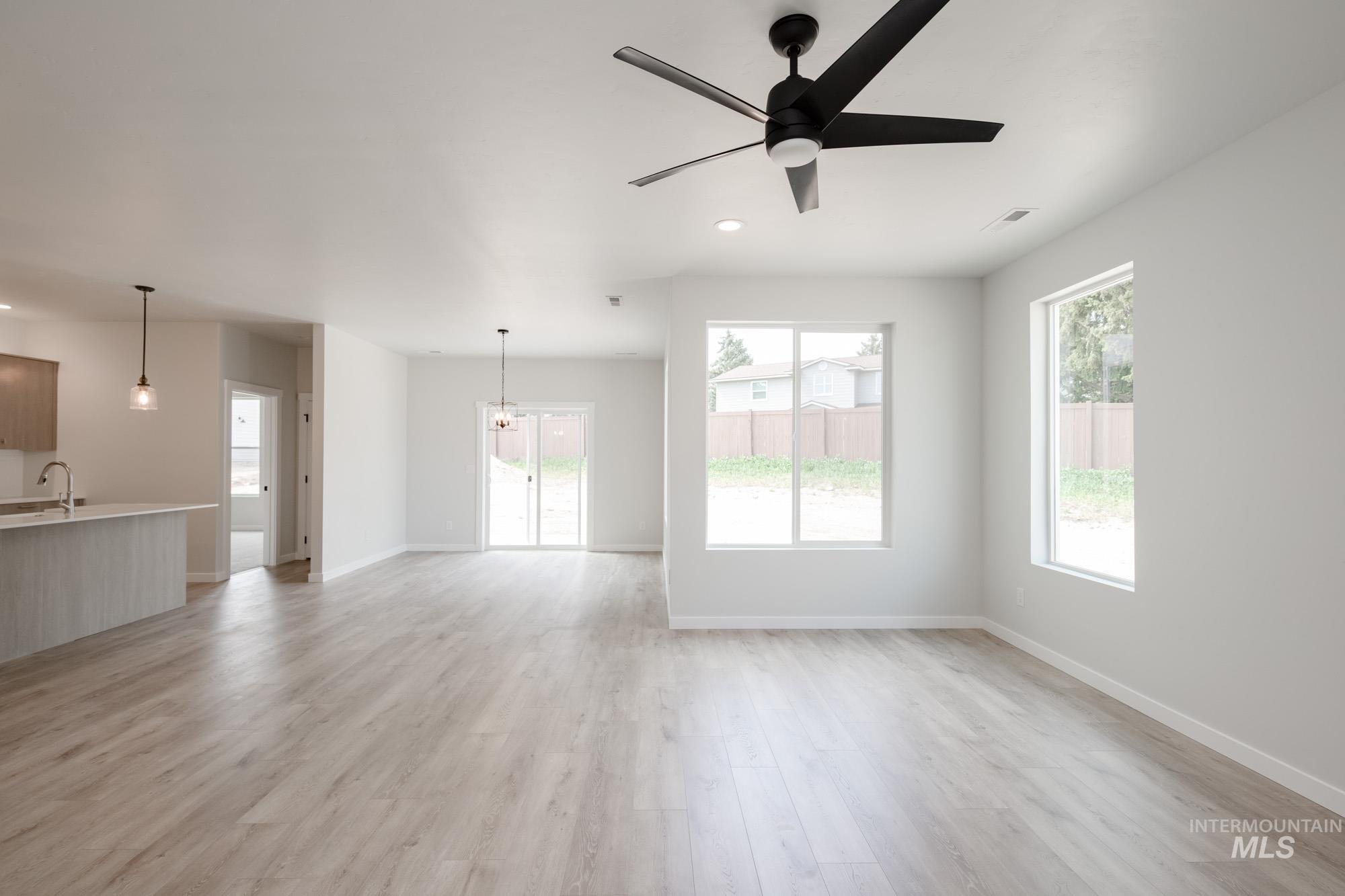 10111 W La Jolla Ct, Boise, Idaho 83709, 4 Bedrooms, 2 Bathrooms, Residential For Sale, Price $599,990, 98945762