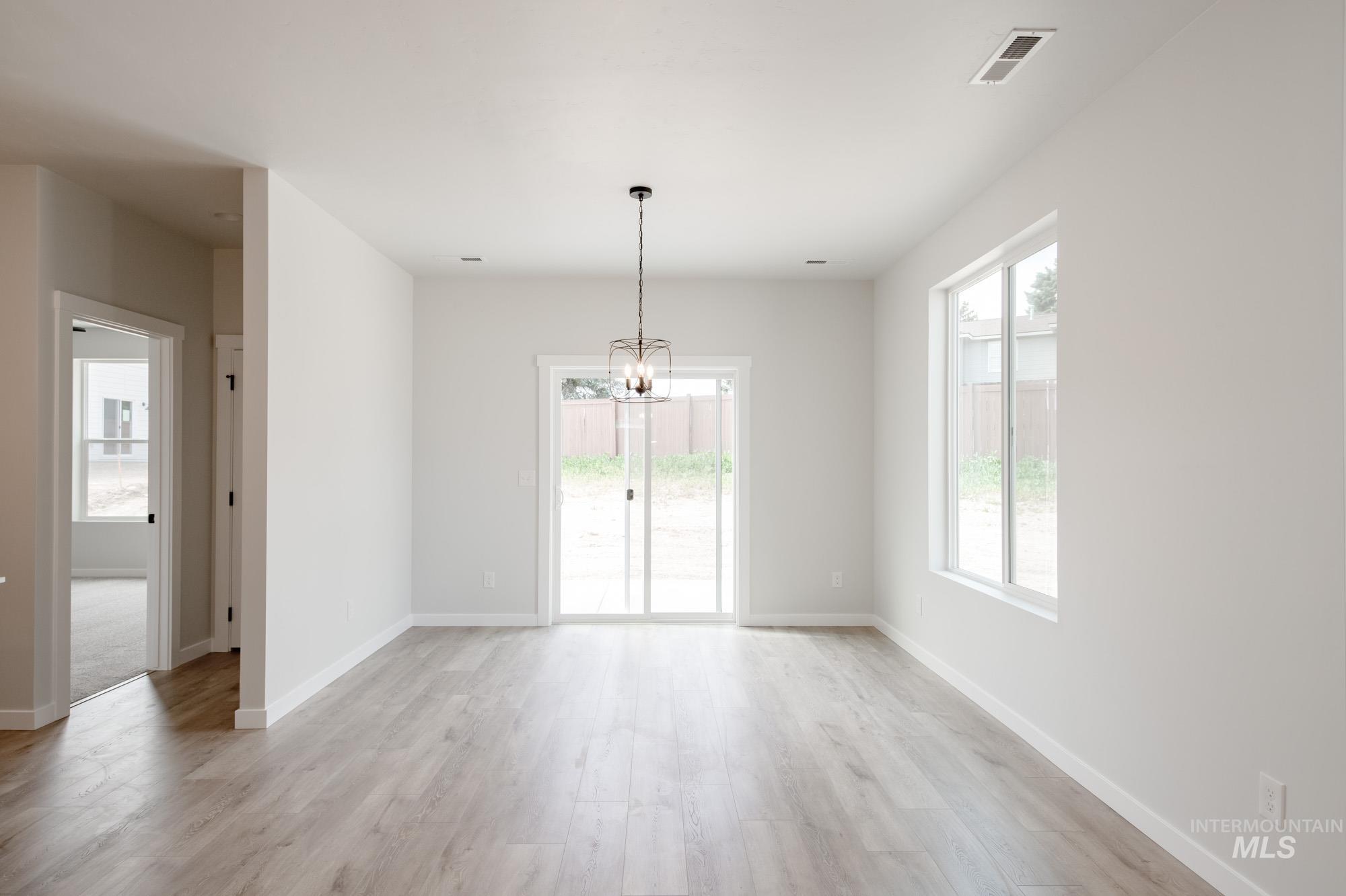 10111 W La Jolla Ct, Boise, Idaho 83709, 4 Bedrooms, 2 Bathrooms, Residential For Sale, Price $599,990, 98945762
