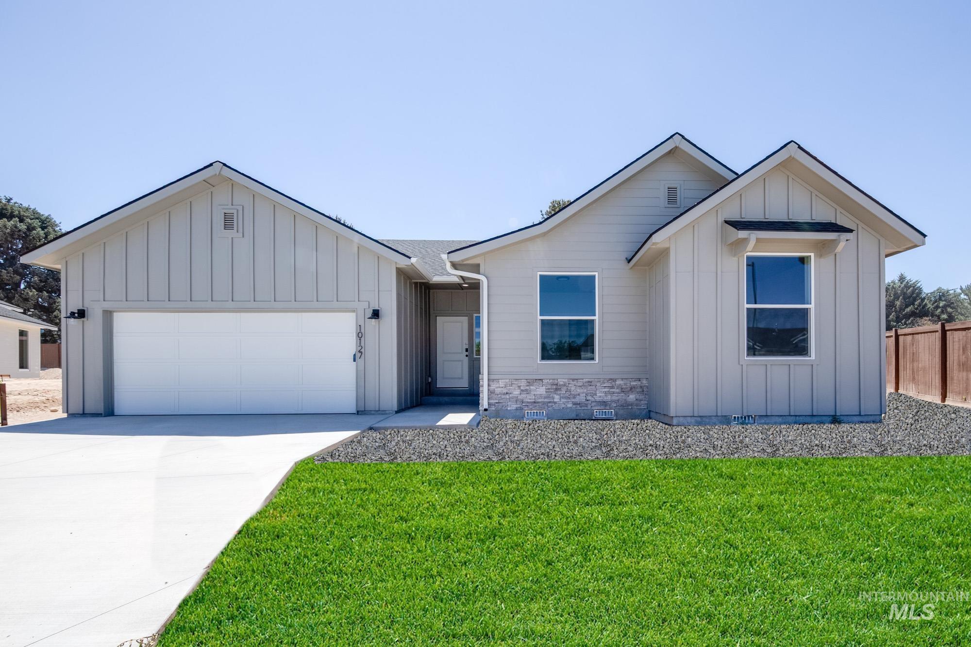 10127 W La Jolla Ct, Boise, Idaho 83709, 4 Bedrooms, 2 Bathrooms, Residential For Sale, Price $579,990, 98945764