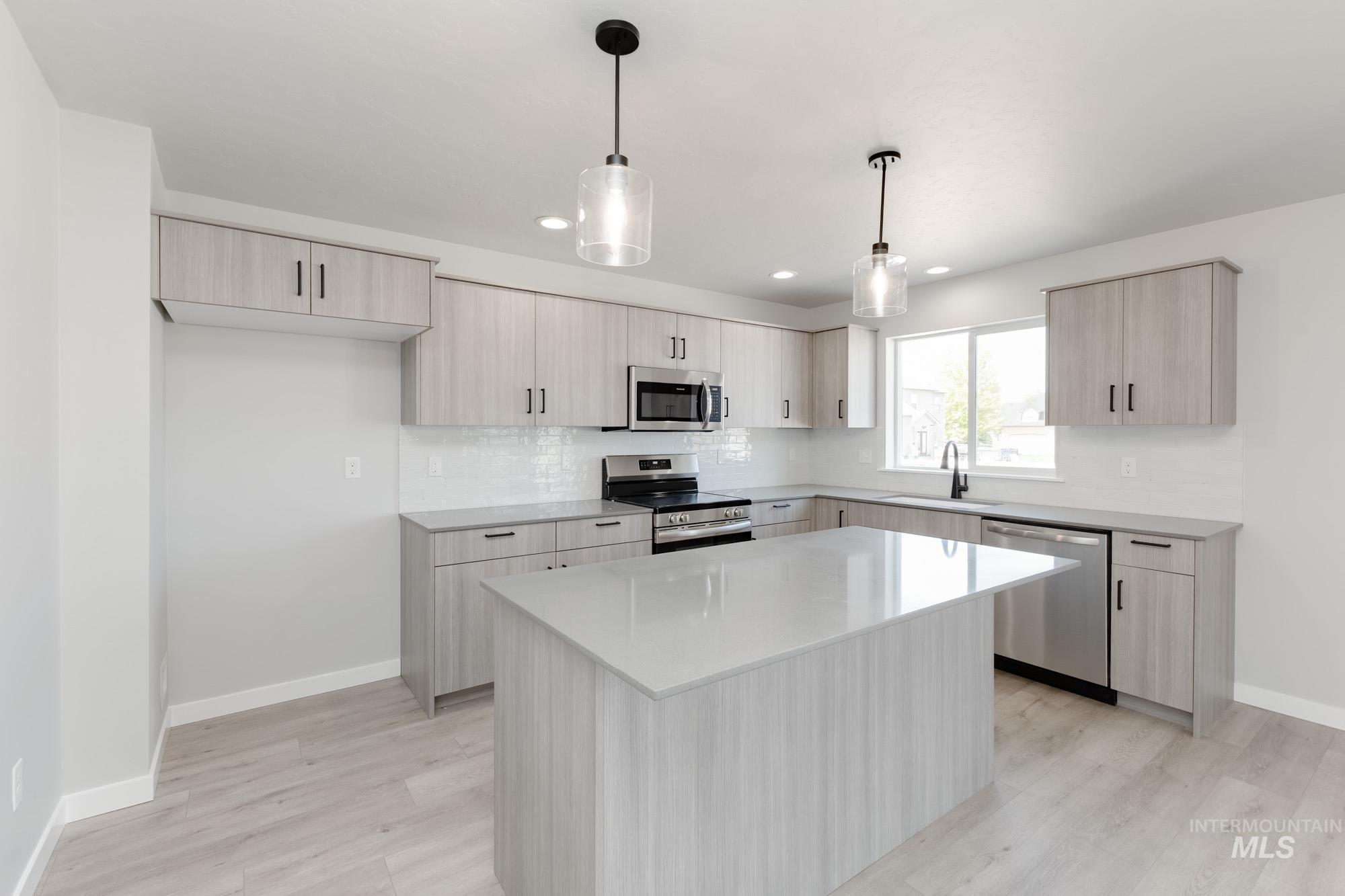 8525 S Tyrion Way, Kuna, Idaho 83634, 5 Bedrooms, 3 Bathrooms, Residential For Sale, Price $544,990, 98945766