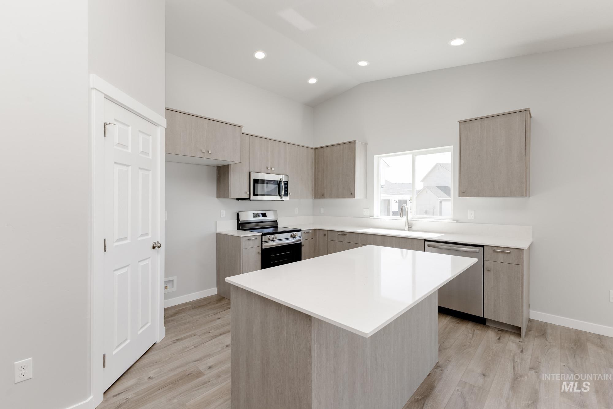 8530 S Tyrion Way, Kuna, Idaho 83634, 4 Bedrooms, 2 Bathrooms, Residential For Sale, Price $457,990, 98945770